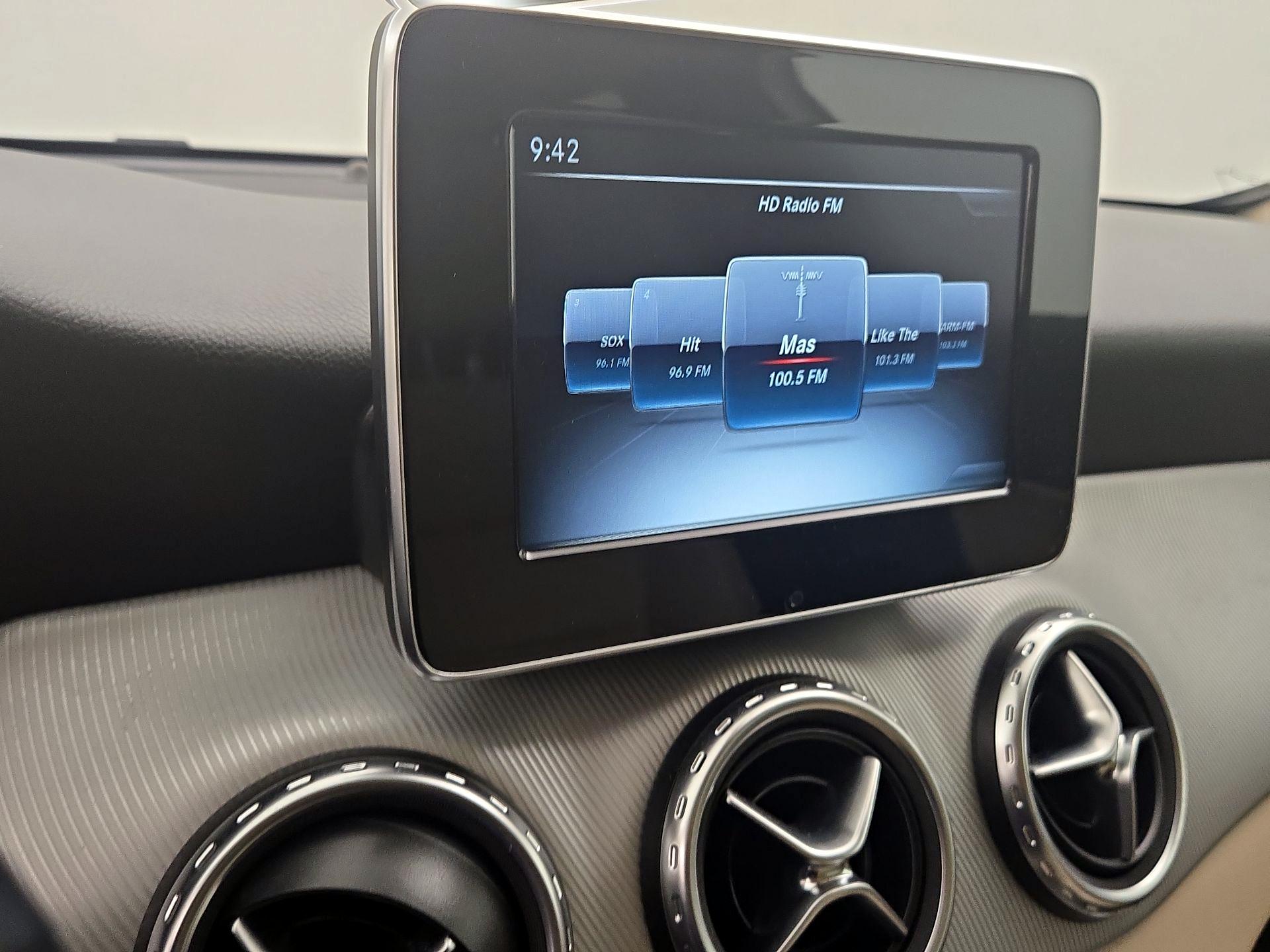 Thumbnail: 2017 Mercedes-Benz GLA - 15
