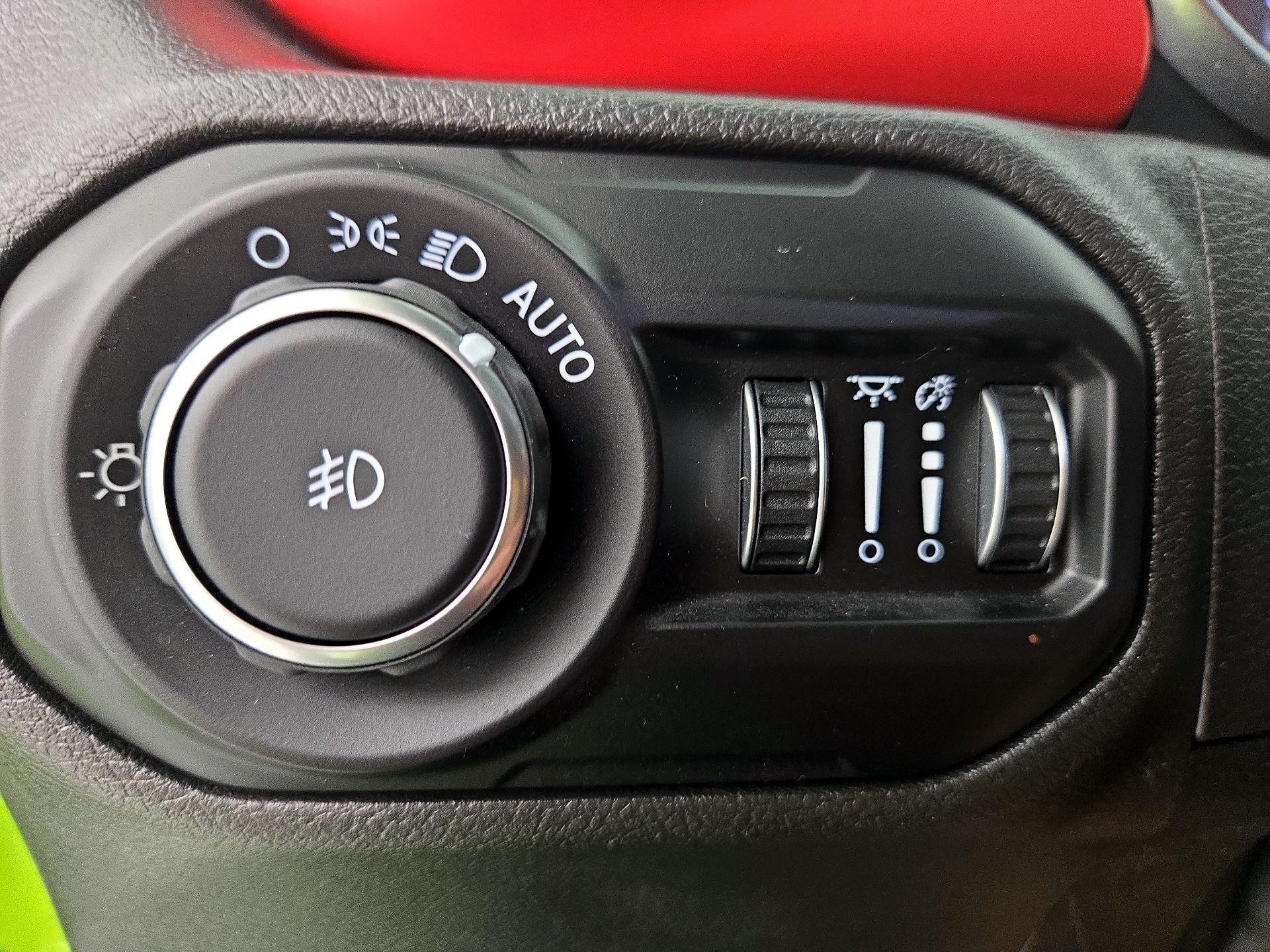 Thumbnail: 2021 Jeep Wrangler - 13