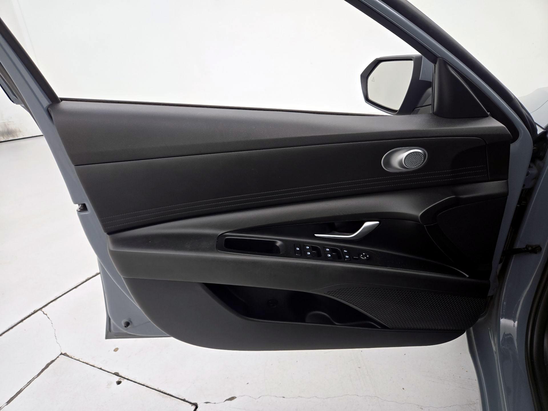 Thumbnail: 2023 Hyundai Elantra - 12