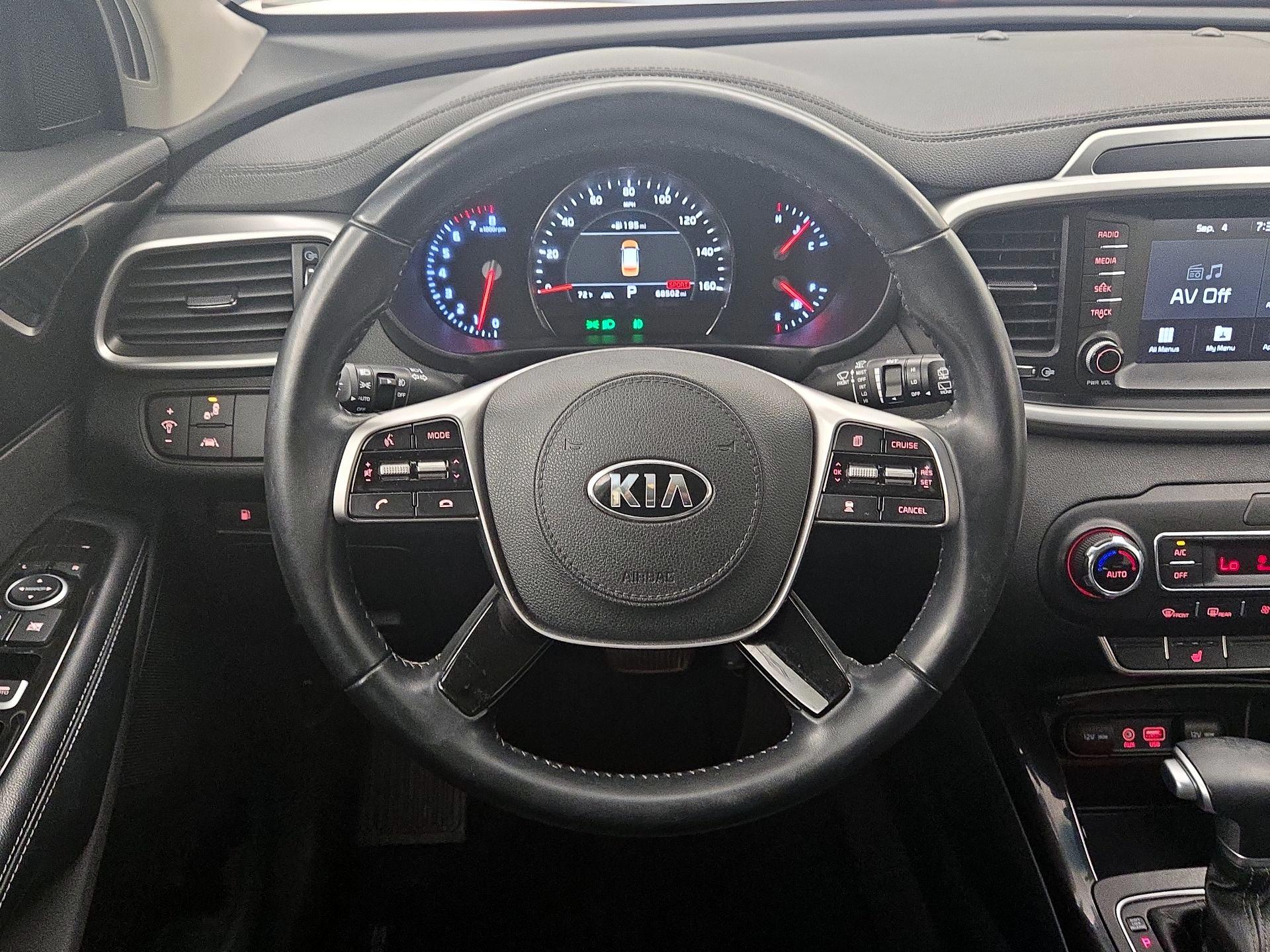 Thumbnail: 2020 Kia Sorento - 10