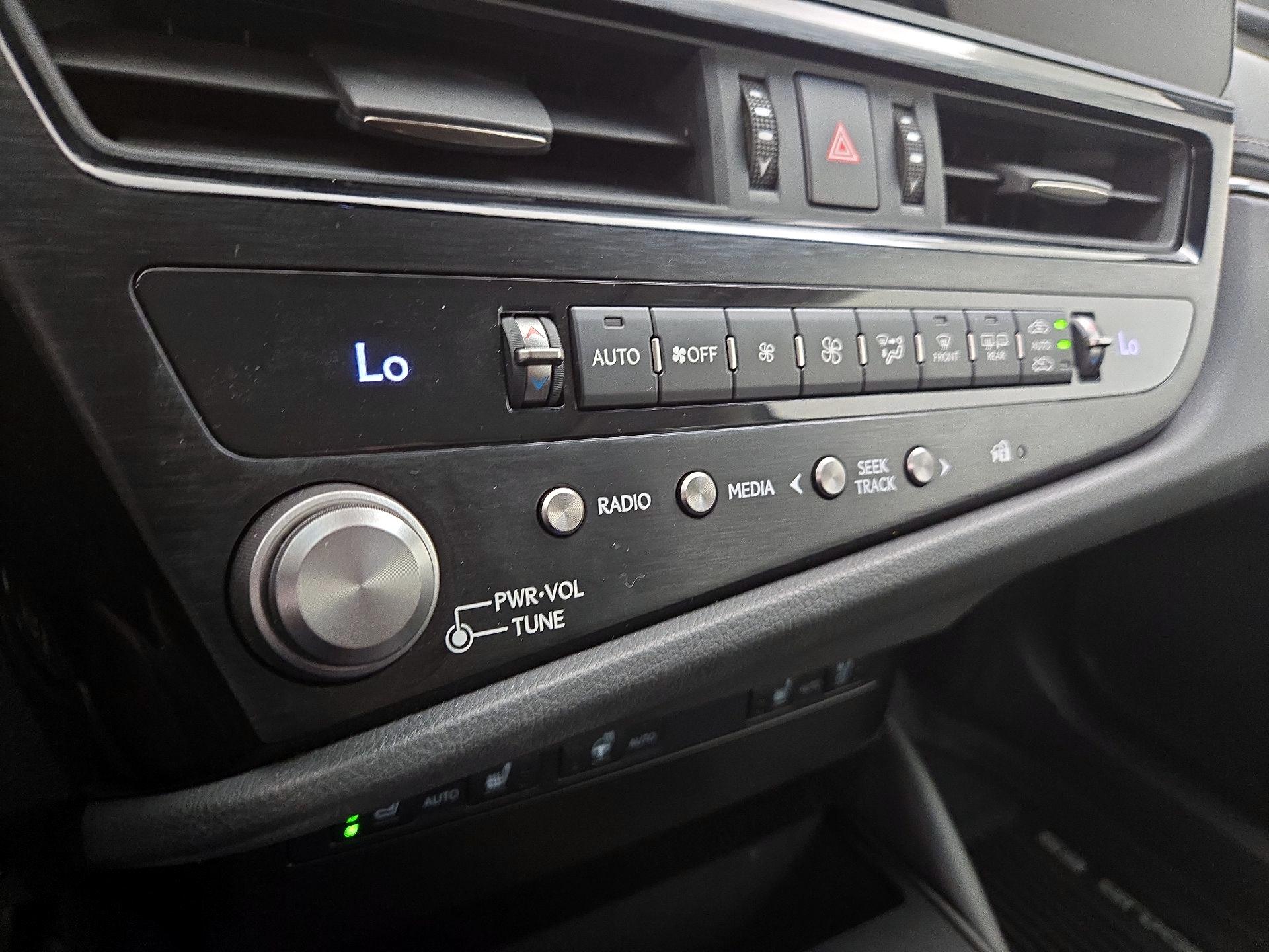 Thumbnail: 2024 Lexus ES - 15
