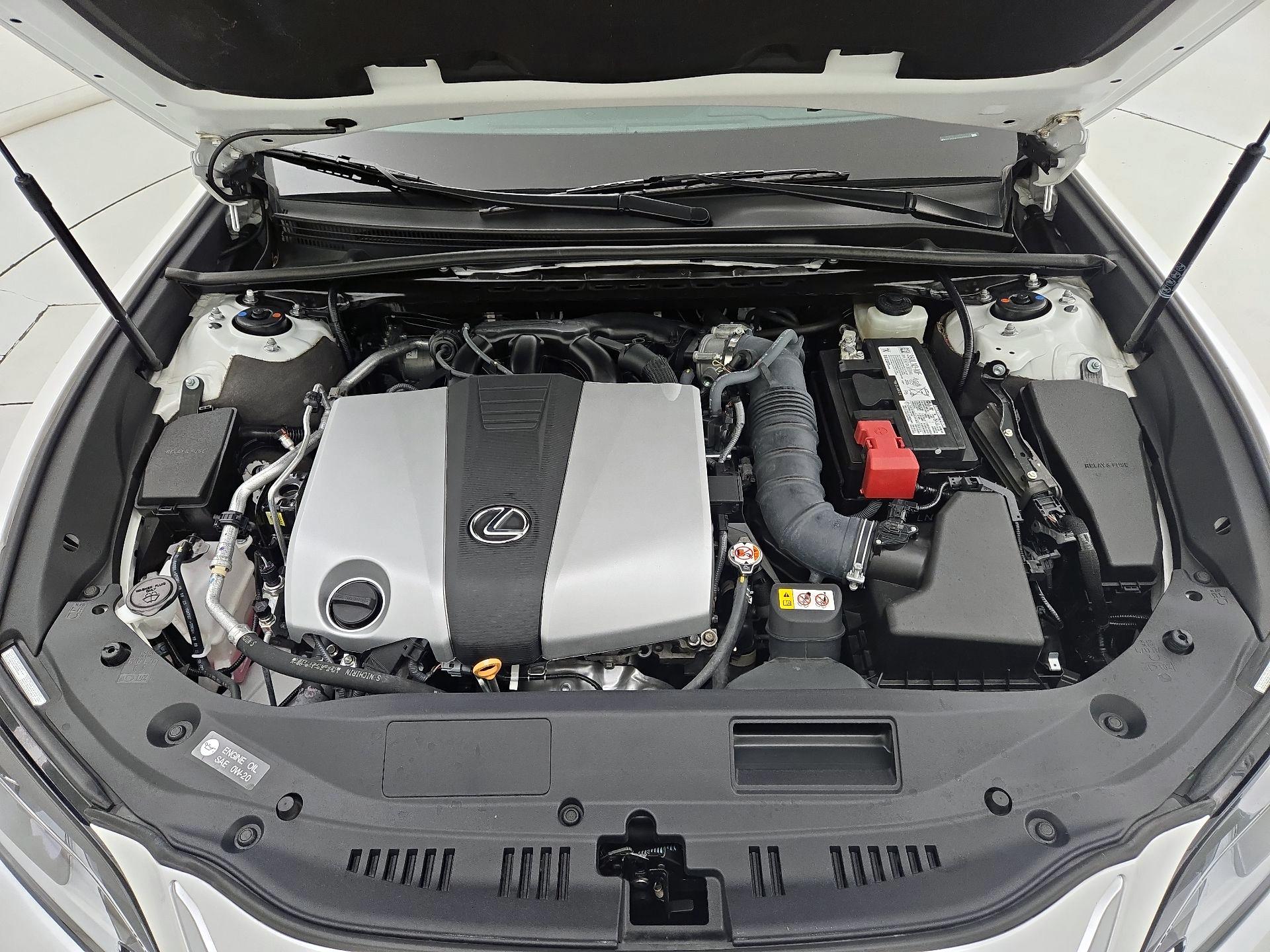 Thumbnail: 2024 Lexus ES - 20