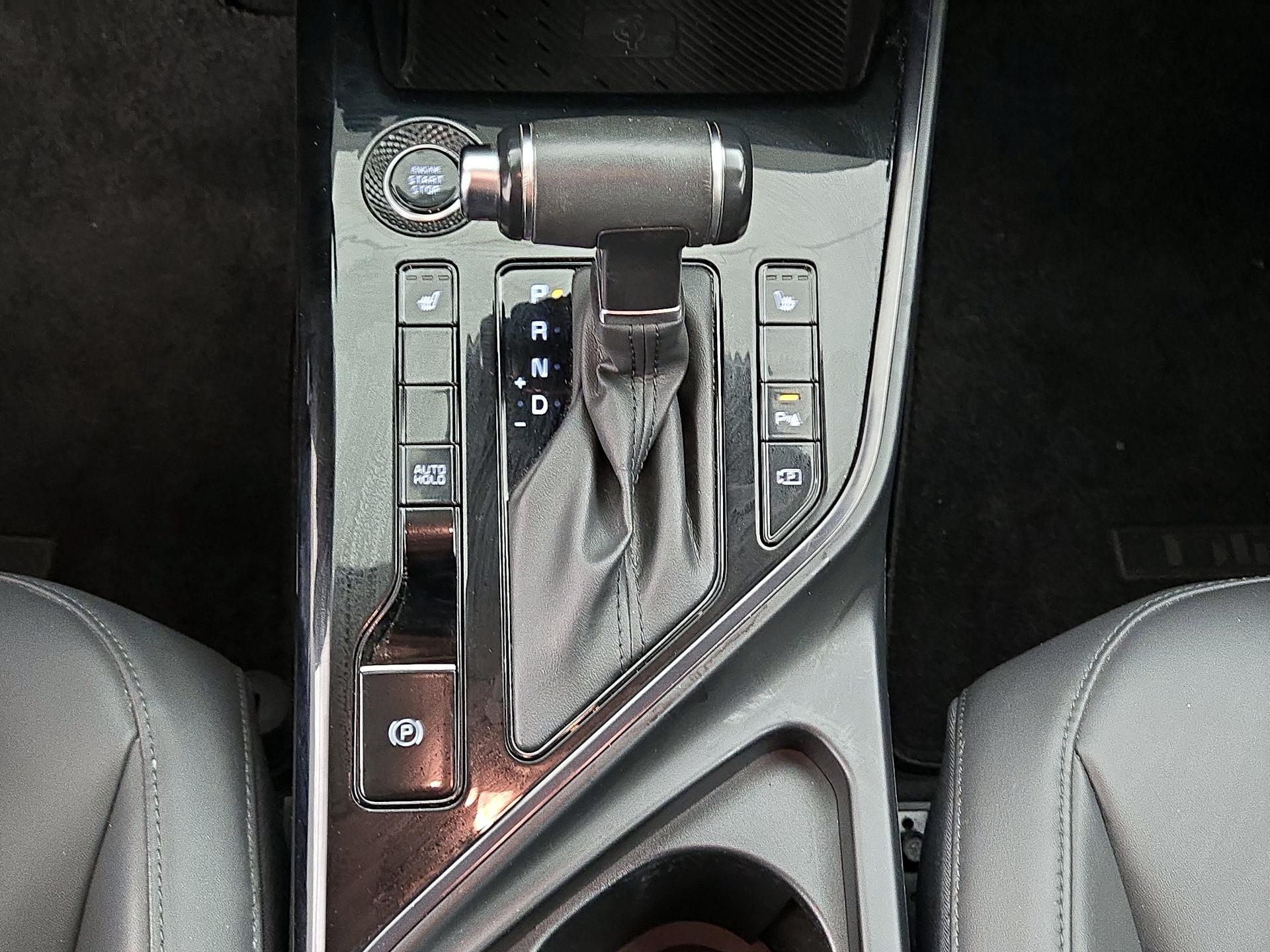 Thumbnail: 2023 Kia Niro - 17
