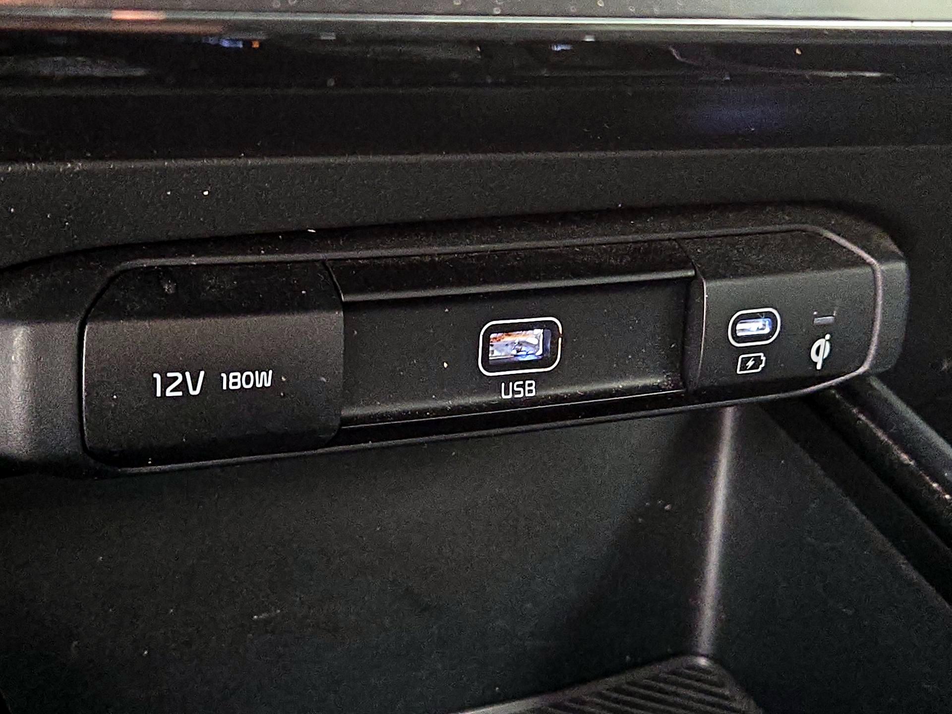 Thumbnail: 2023 Kia Niro - 18