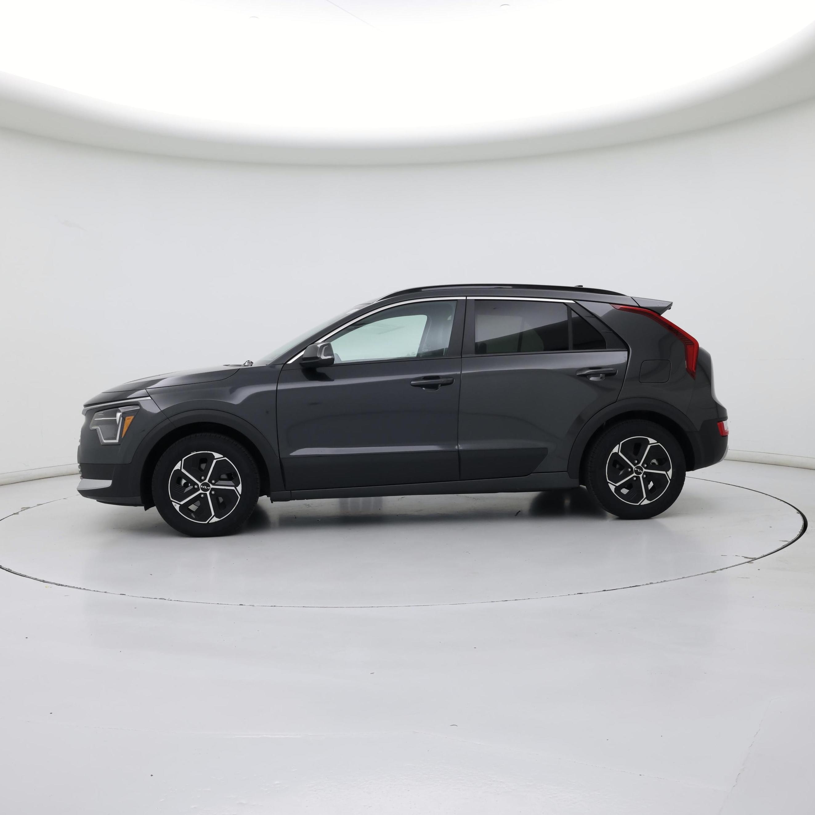 Thumbnail: 2023 Kia Niro - 3