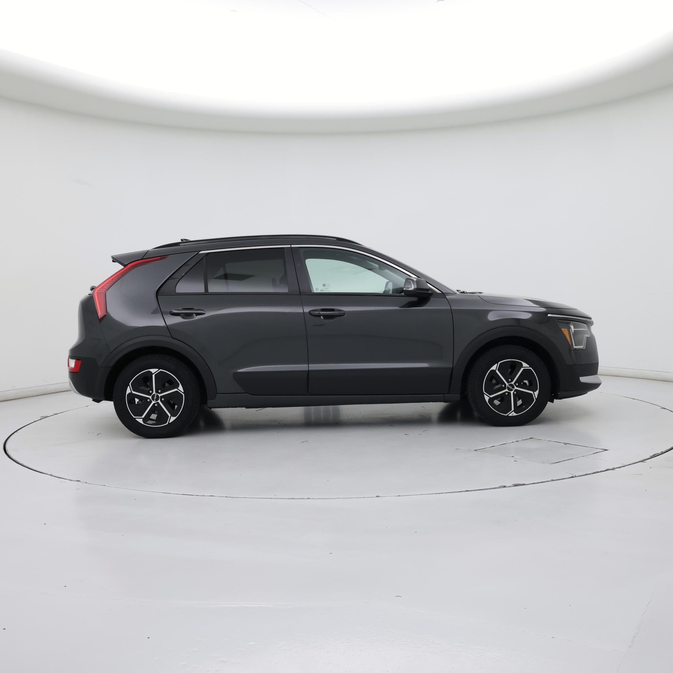 Thumbnail: 2023 Kia Niro - 7