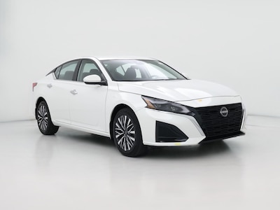 White 2023 Nissan Altima SV