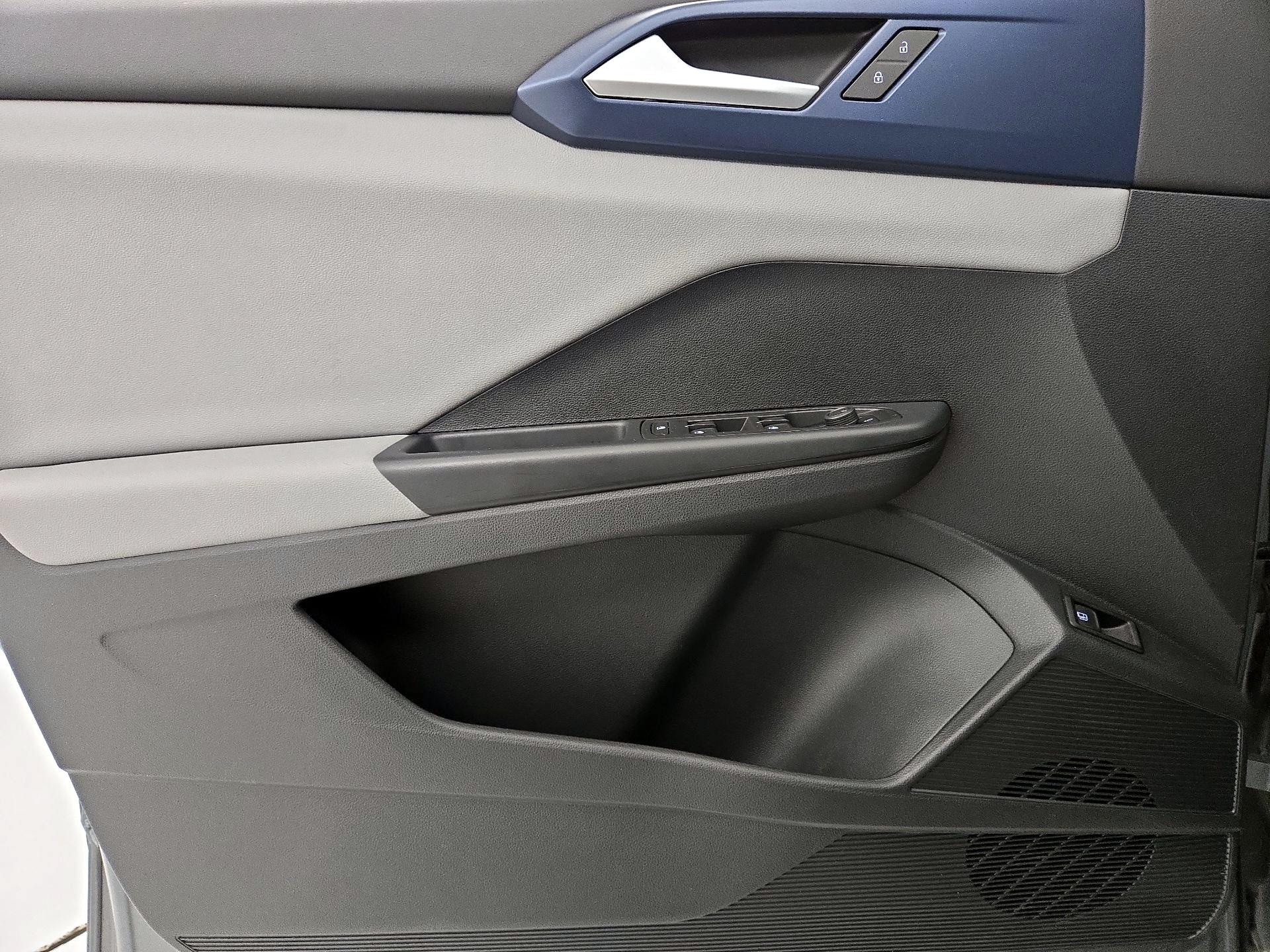 Thumbnail: 2022 Volkswagen Taos - 12