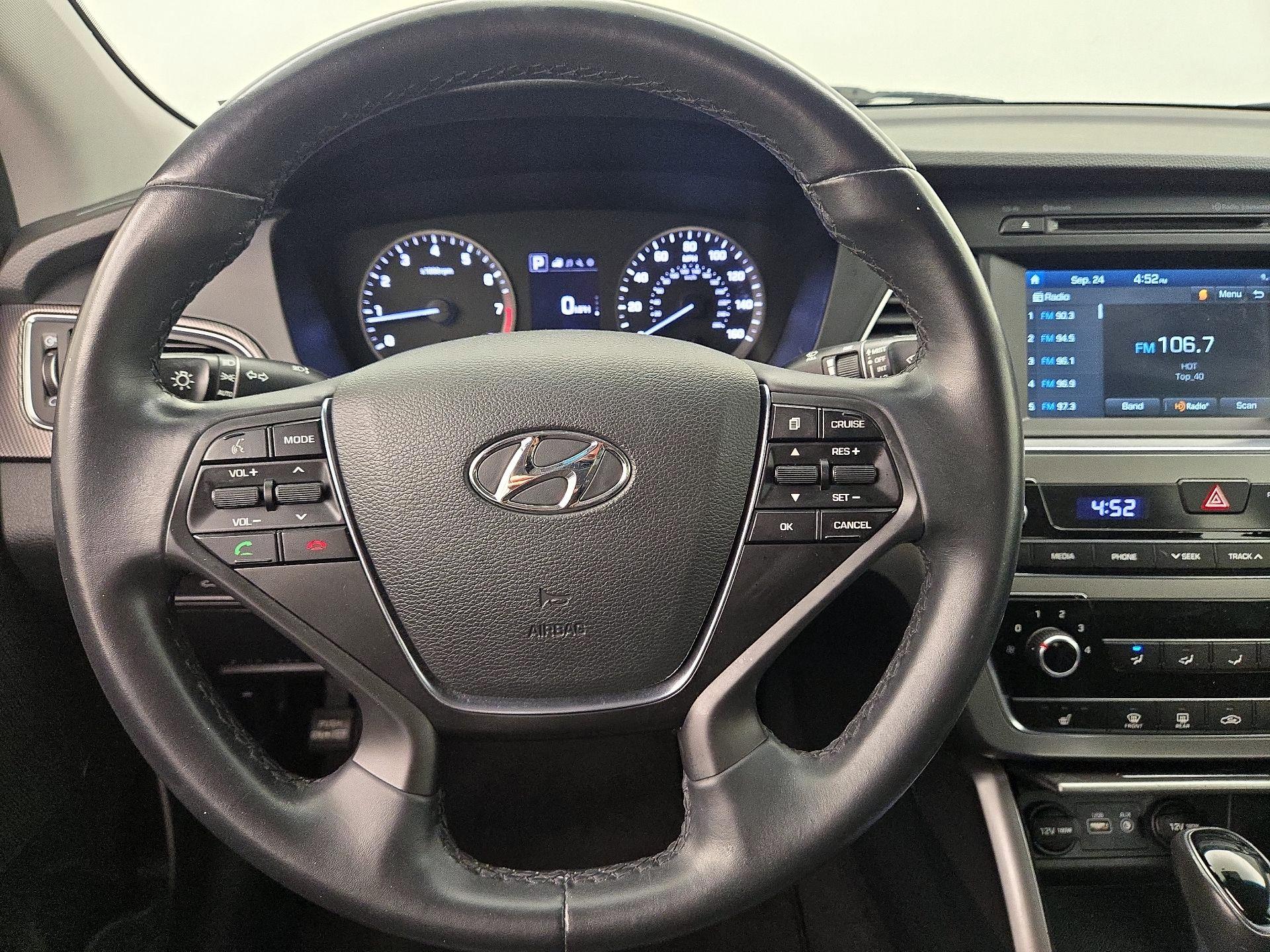 Thumbnail: 2016 Hyundai Sonata - 10