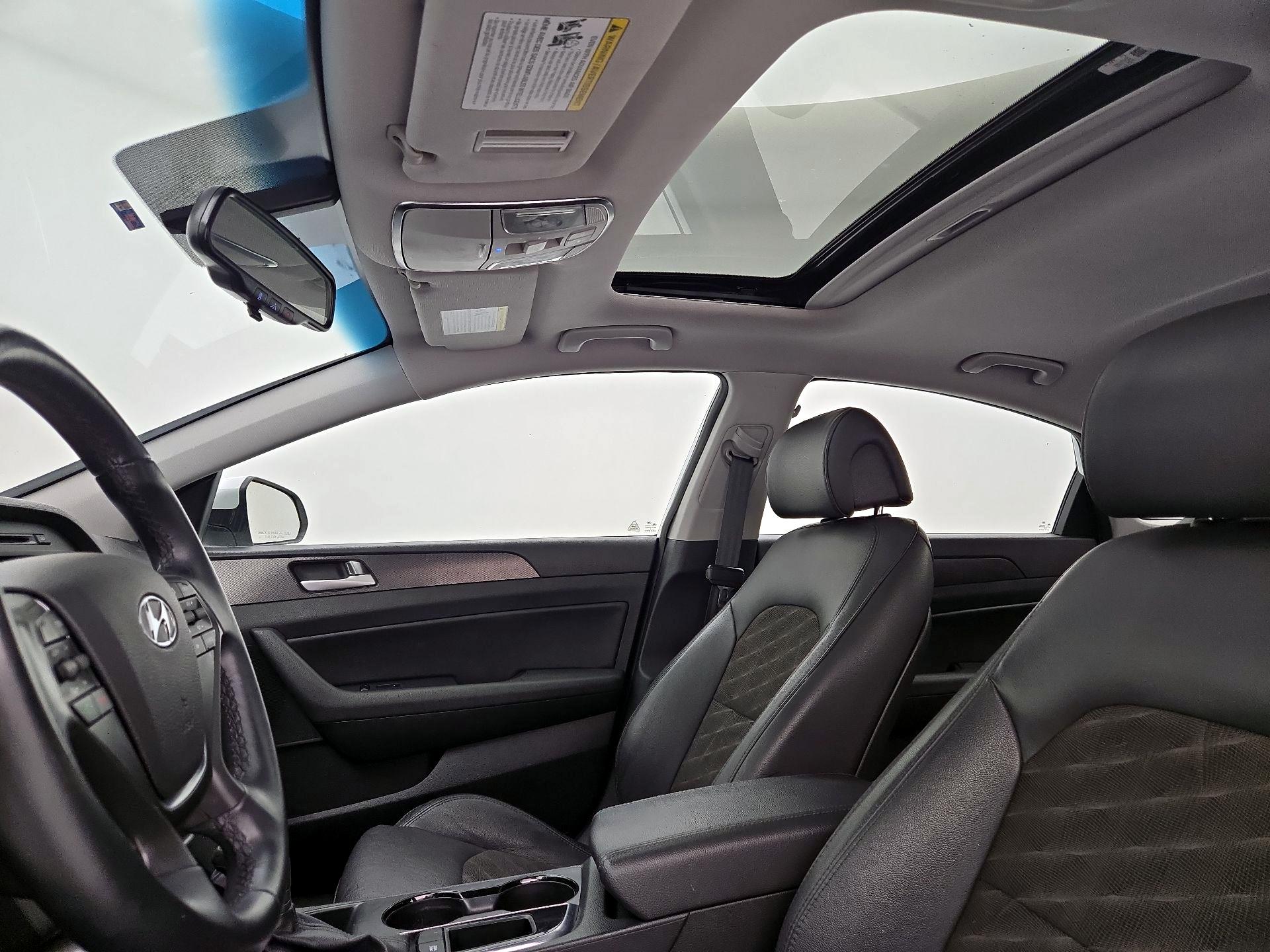 Thumbnail: 2016 Hyundai Sonata - 18