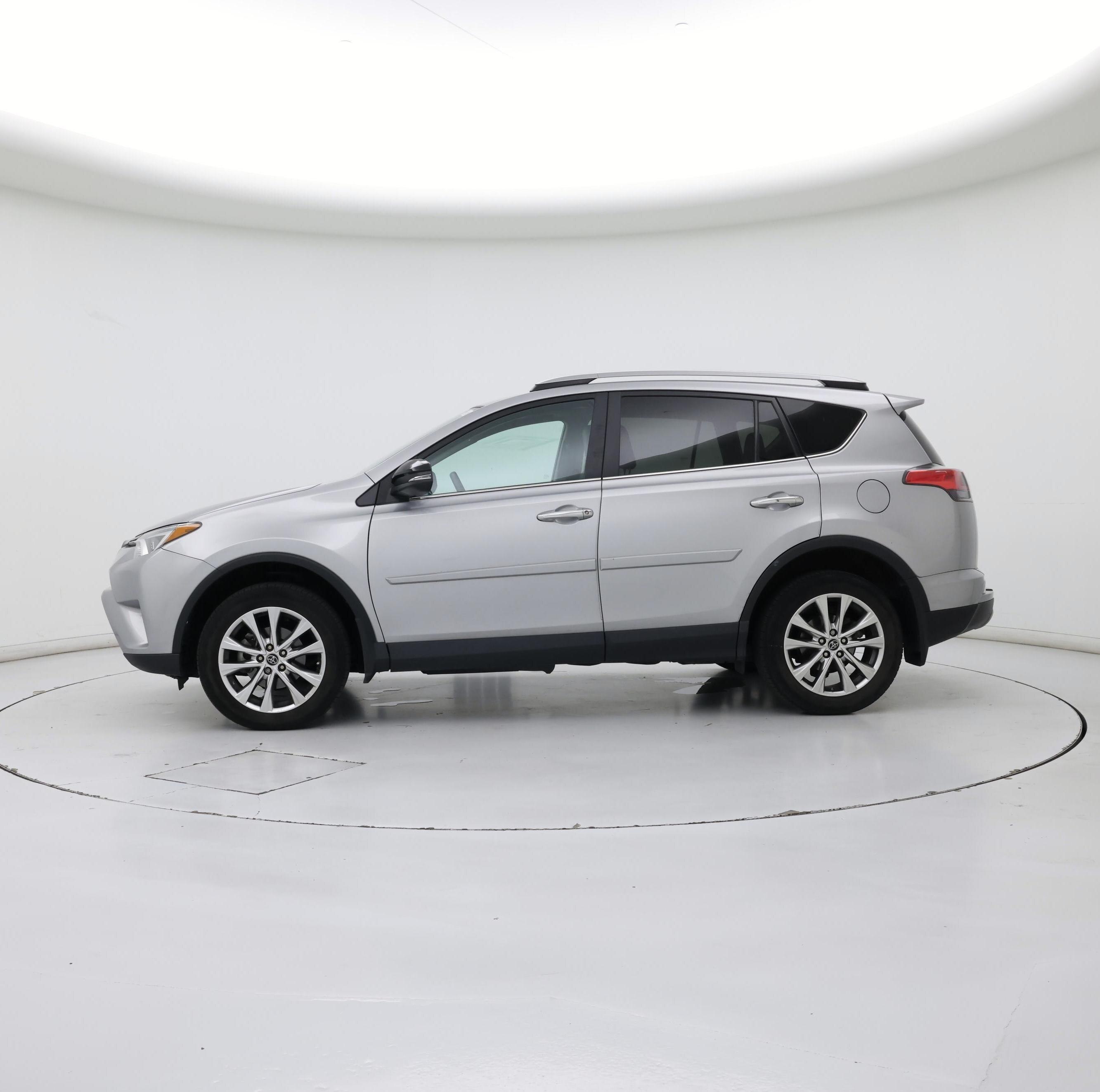 Thumbnail: 2017 Toyota RAV4 - 3
