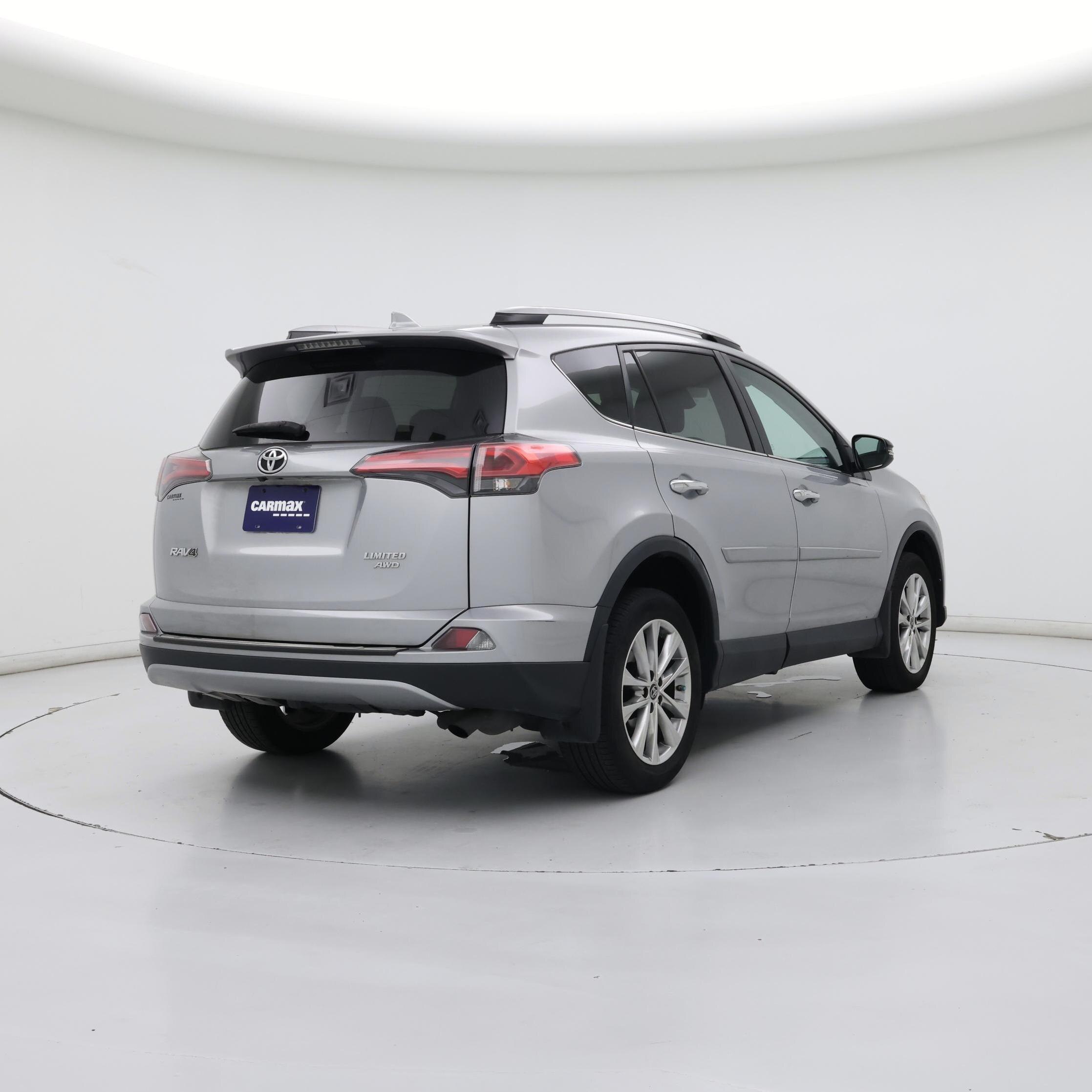 Thumbnail: 2017 Toyota RAV4 - 8
