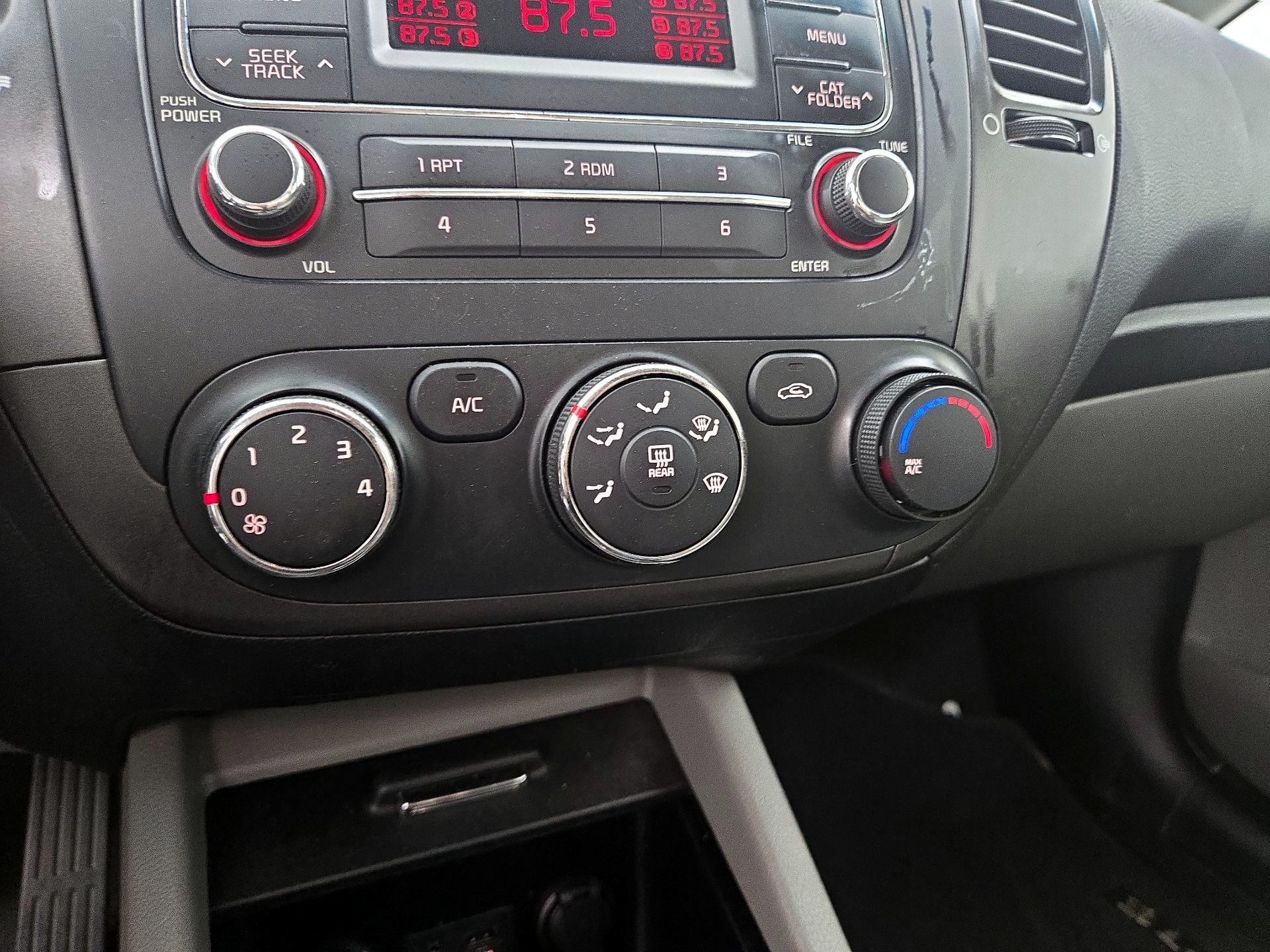 Thumbnail: 2014 Kia Forte - 15