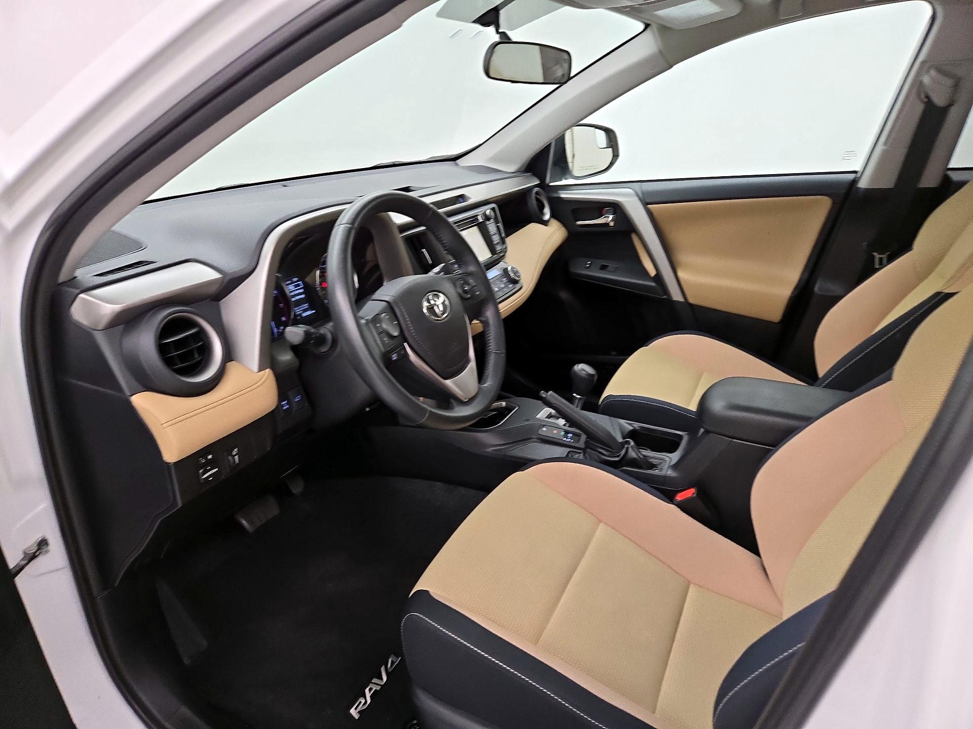 Thumbnail: 2016 Toyota RAV4 - 11