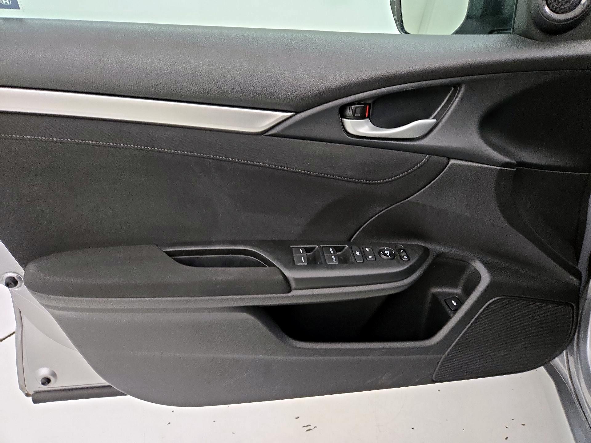 Thumbnail: 2017 Honda Civic - 12