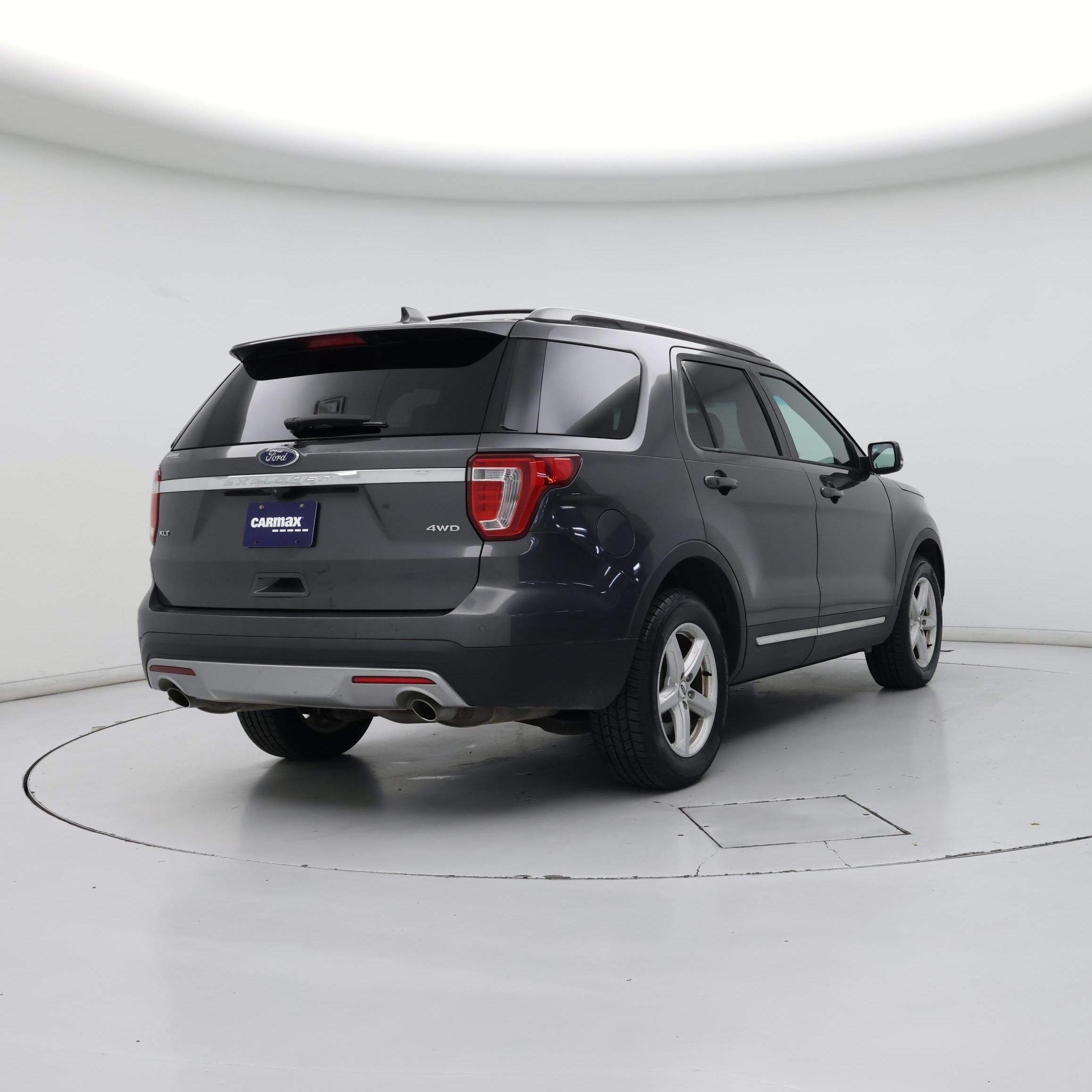 Thumbnail: 2016 Ford Explorer - 8
