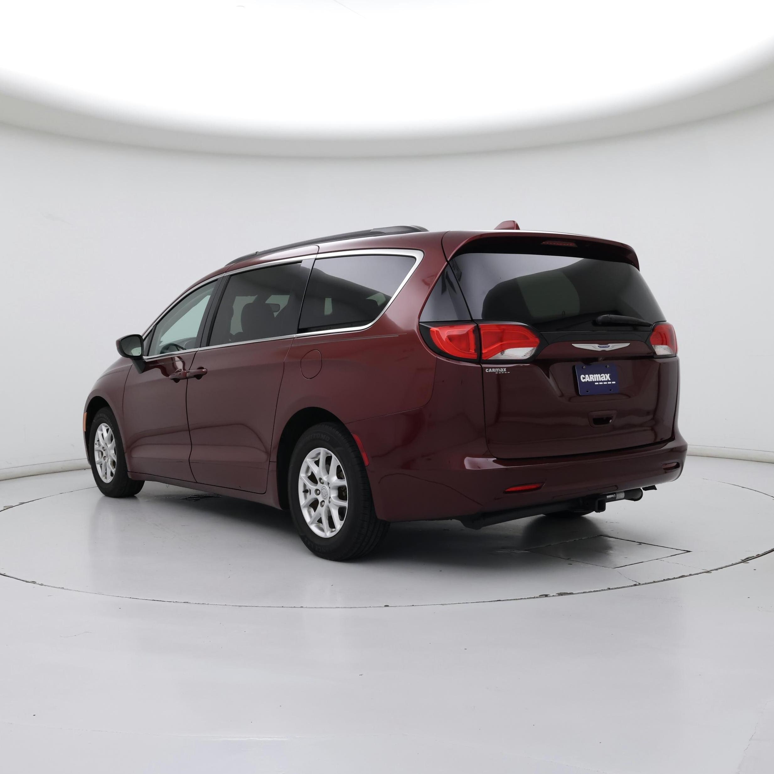 Thumbnail: 2020 Chrysler Voyager - 2