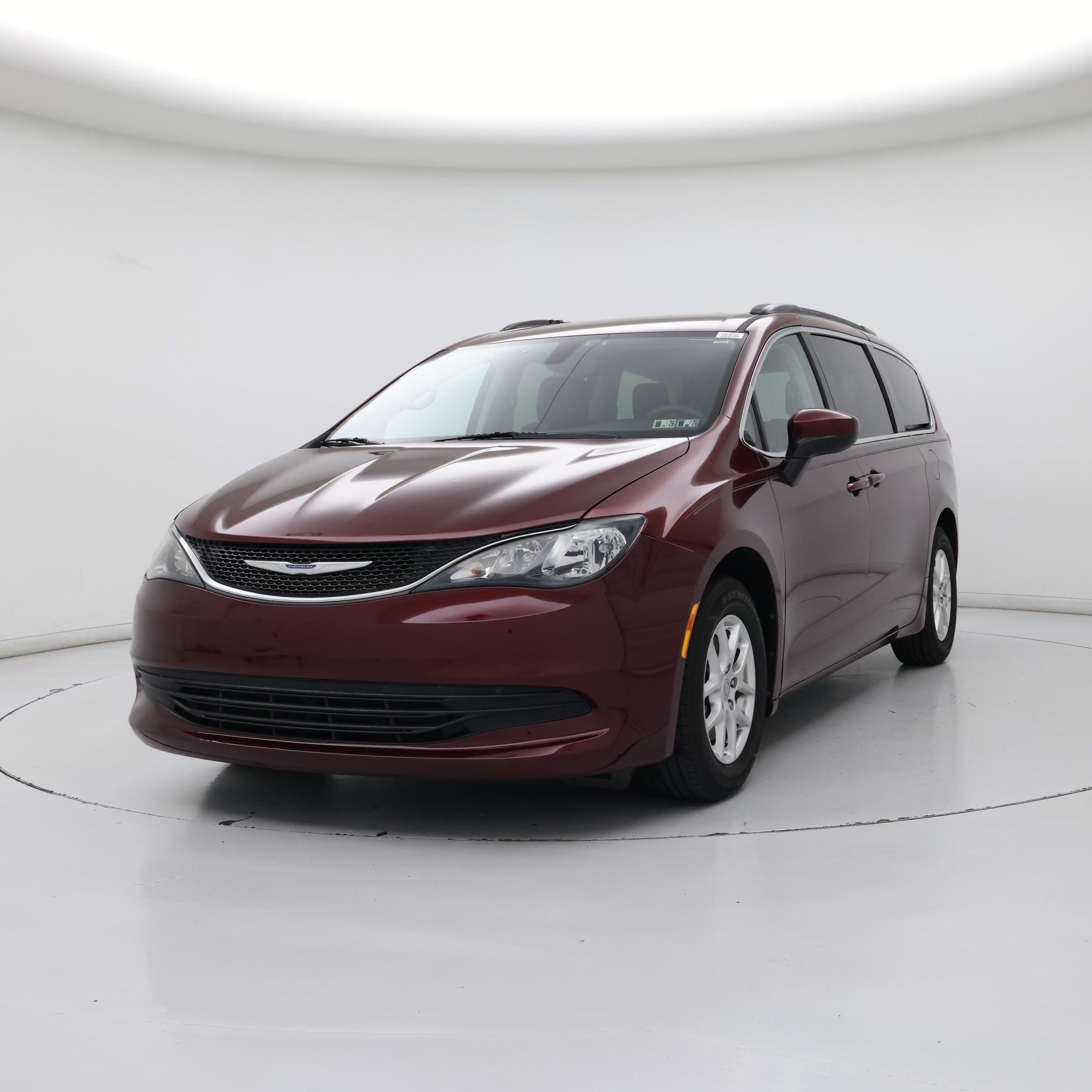 Thumbnail: 2020 Chrysler Voyager - 4