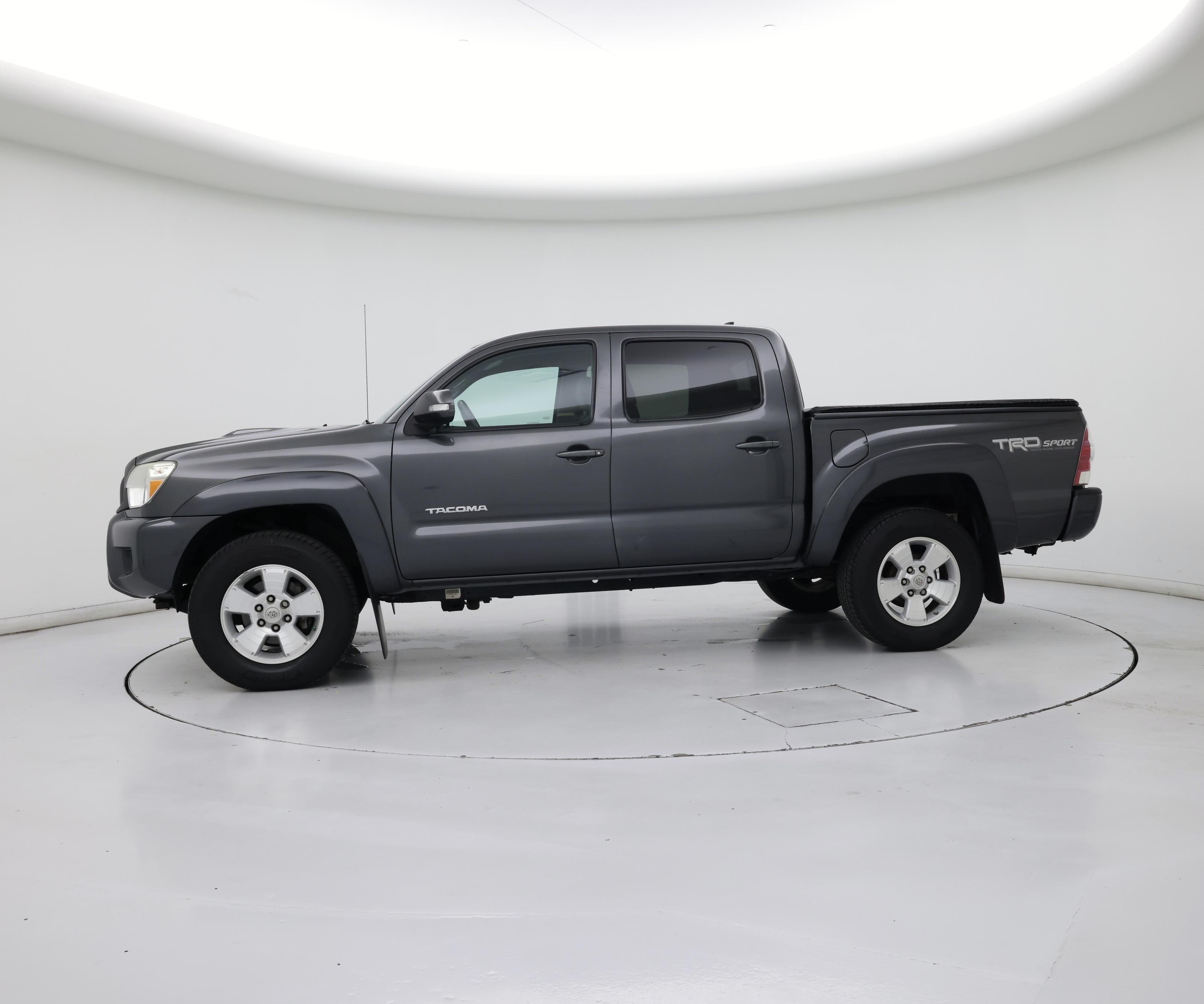 Thumbnail: 2015 Toyota Tacoma - 3