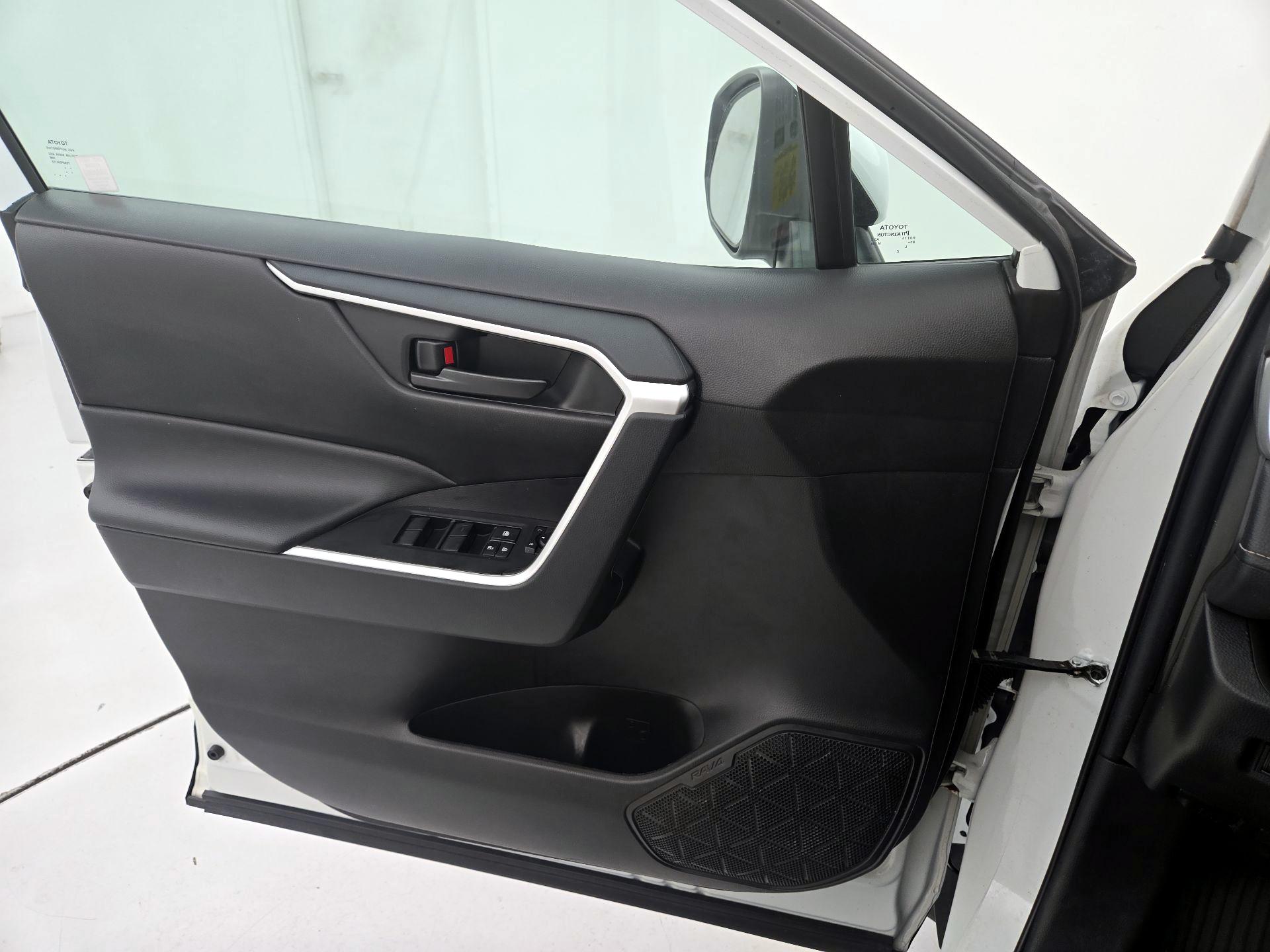 Thumbnail: 2023 Toyota RAV4 - 12