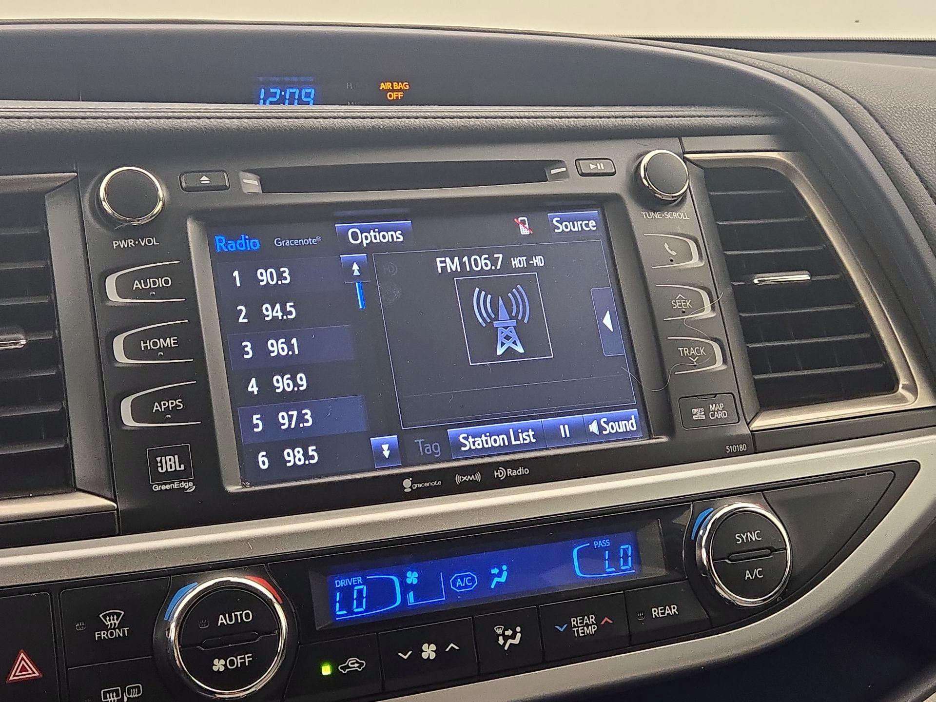 Thumbnail: 2018 Toyota Highlander - 15