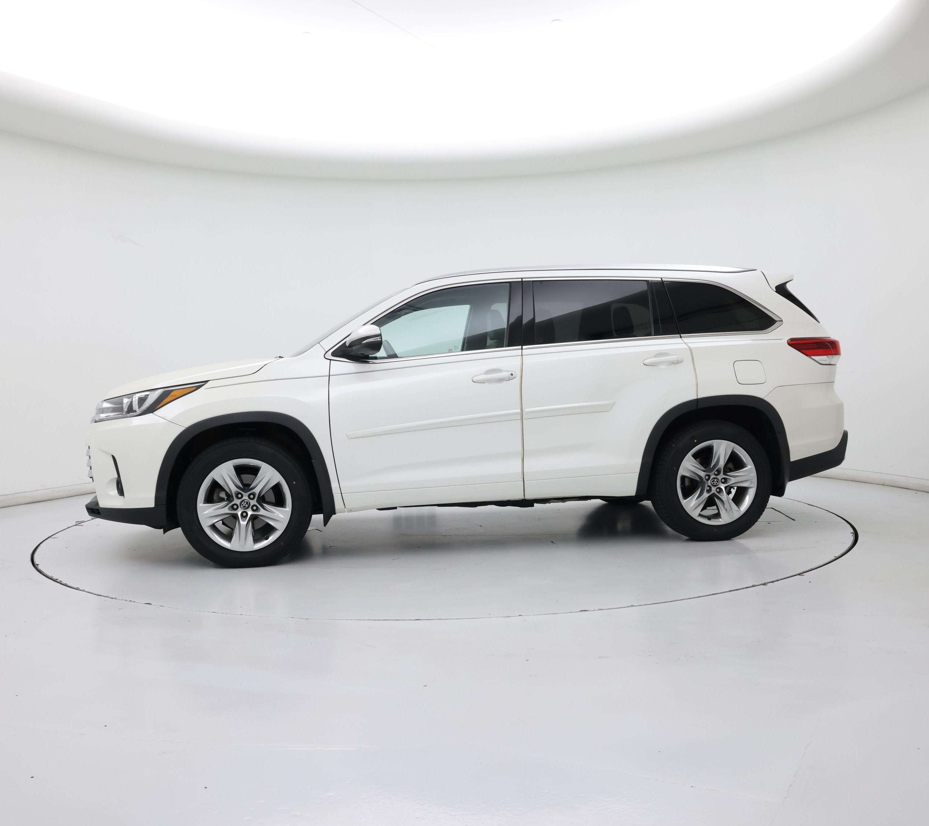Thumbnail: 2018 Toyota Highlander - 3