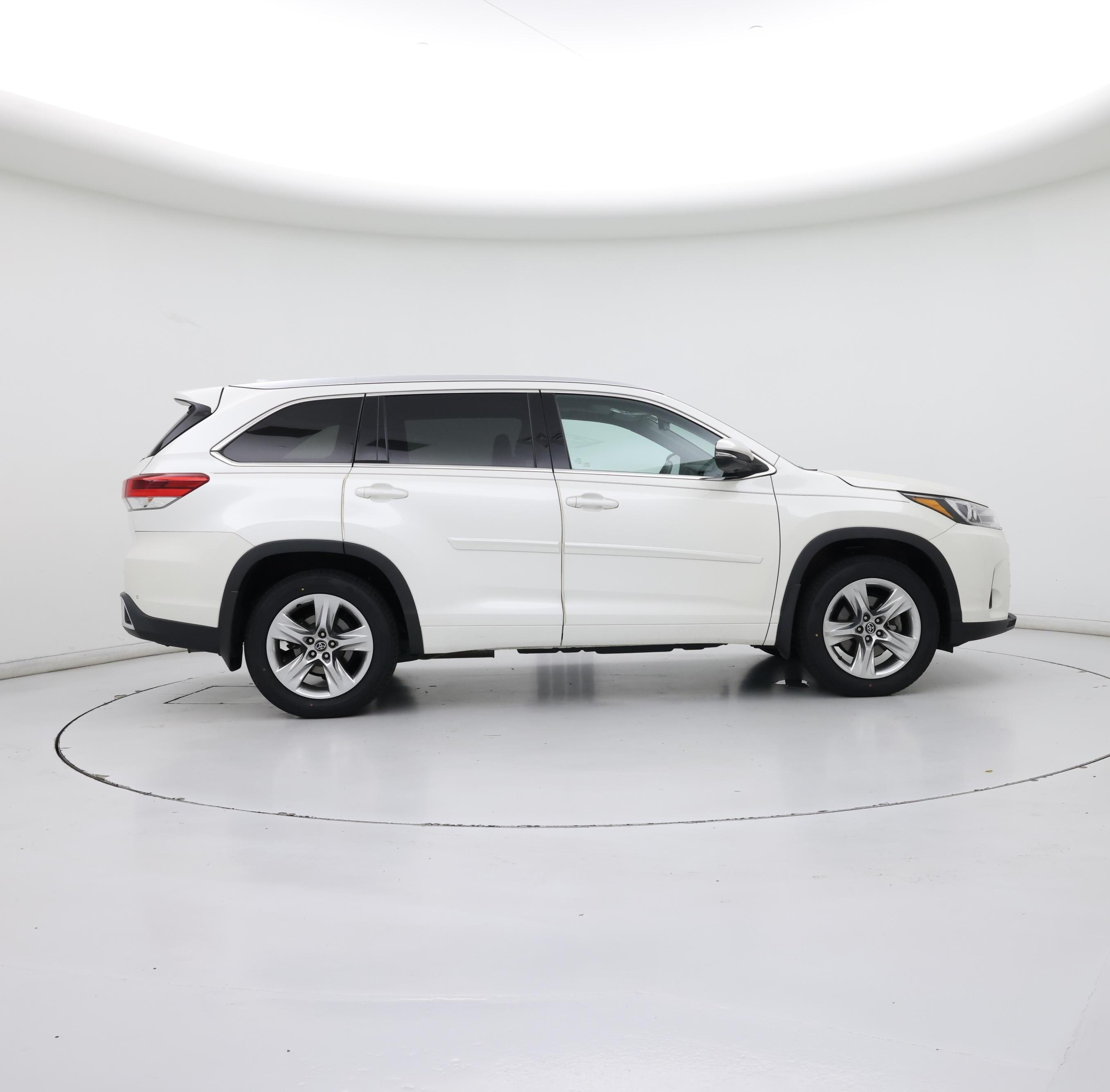 Thumbnail: 2018 Toyota Highlander - 7
