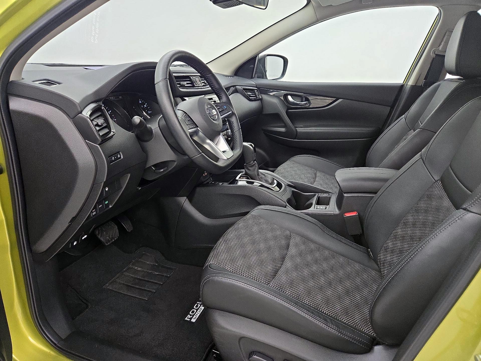 Thumbnail: 2021 Nissan Rogue Sport - 11