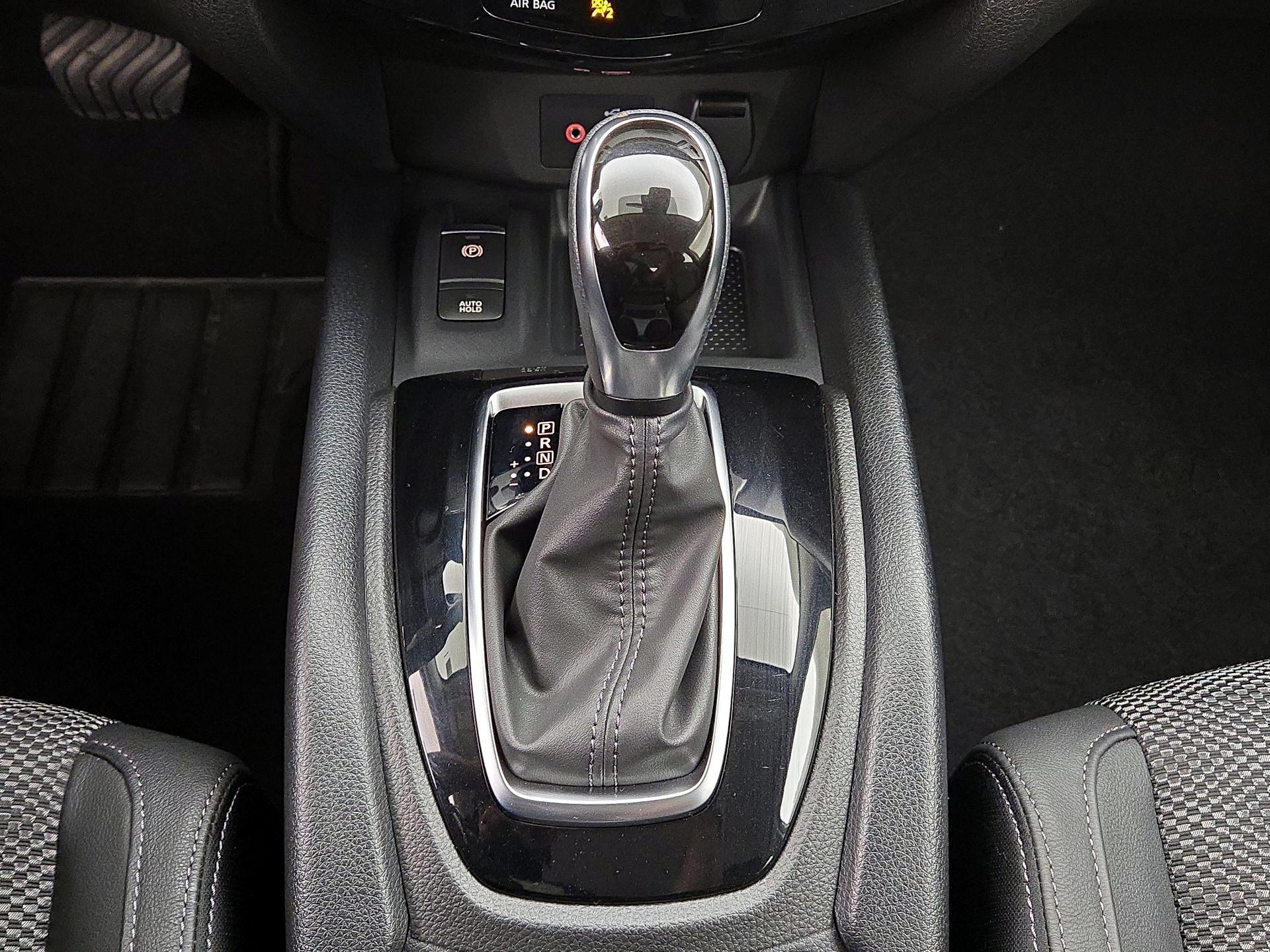 Thumbnail: 2021 Nissan Rogue Sport - 17