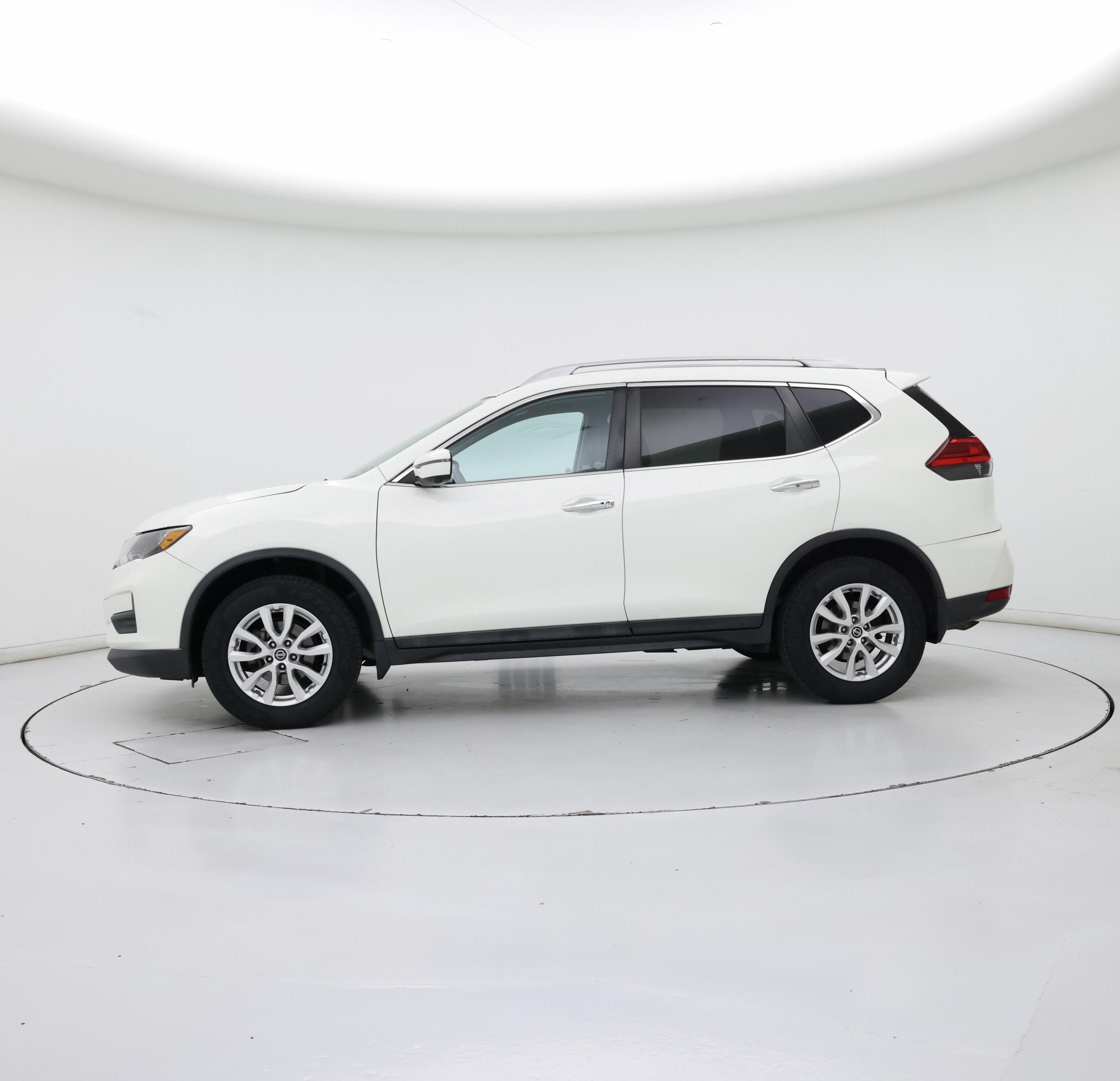 Thumbnail: 2017 Nissan Rogue - 3