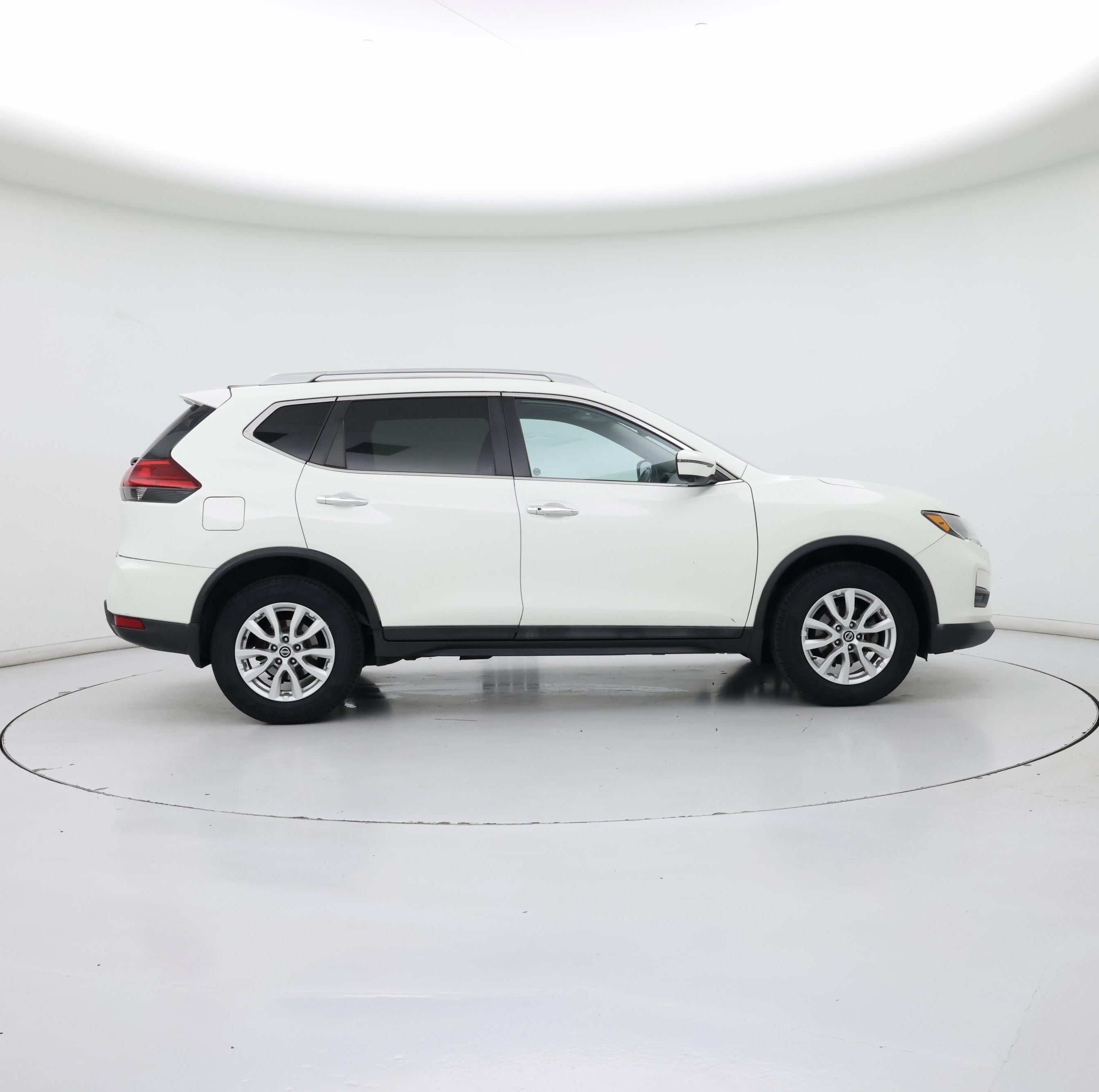 Thumbnail: 2017 Nissan Rogue - 7
