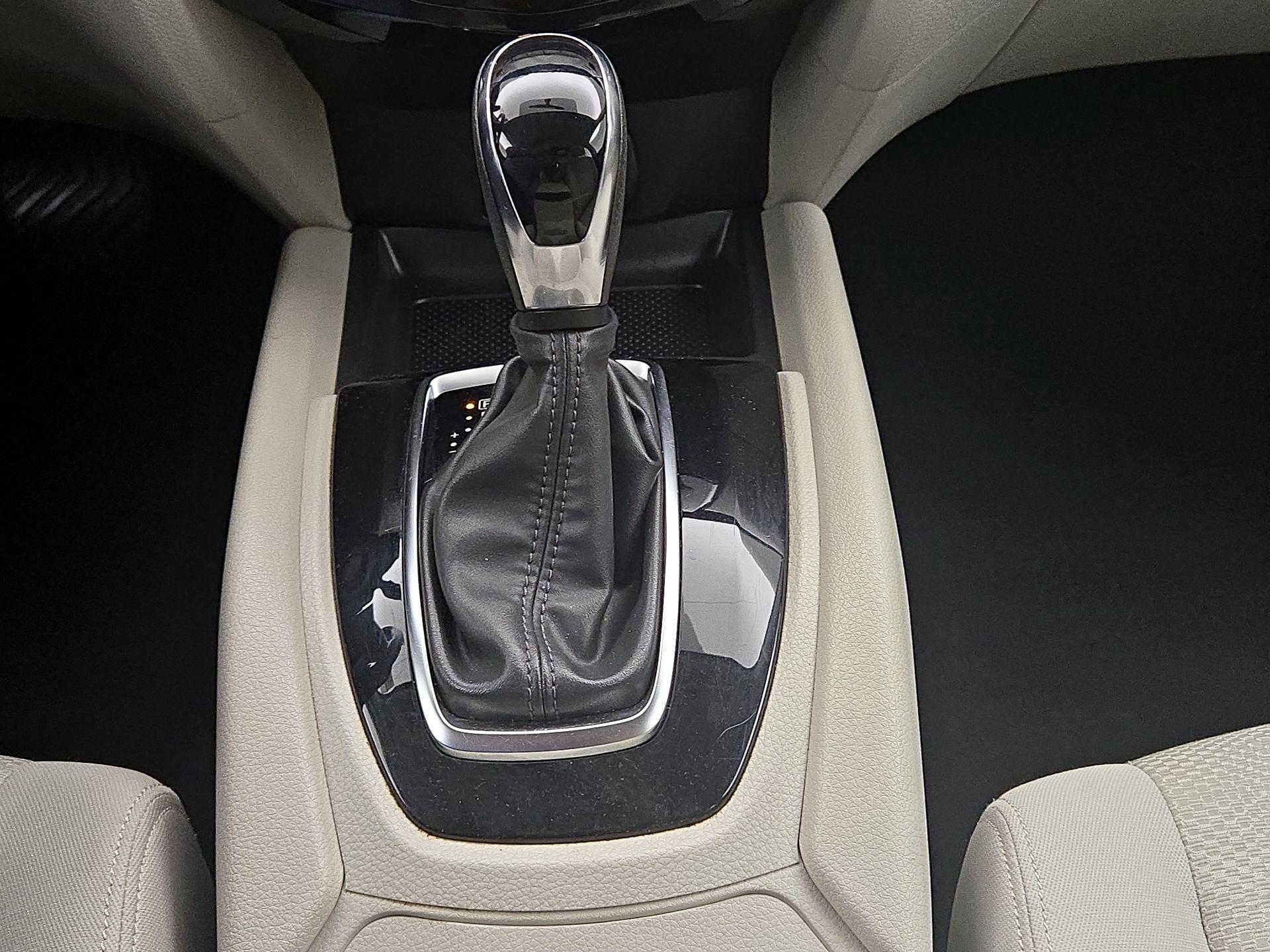 Thumbnail: 2018 Nissan Rogue Sport - 17