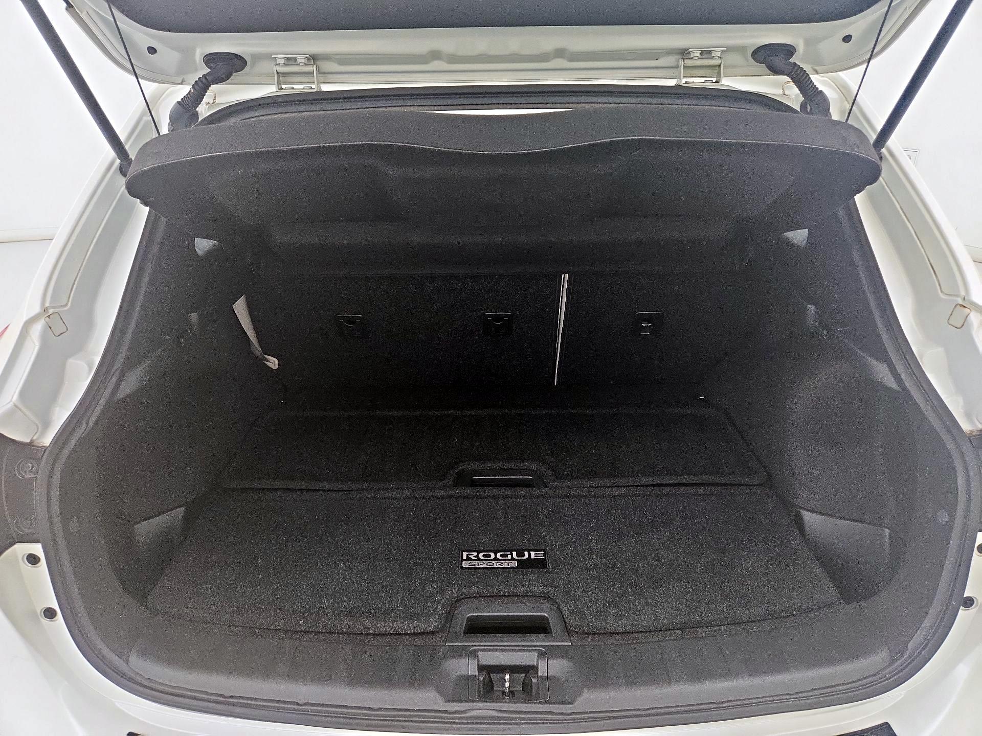 Thumbnail: 2018 Nissan Rogue Sport - 19