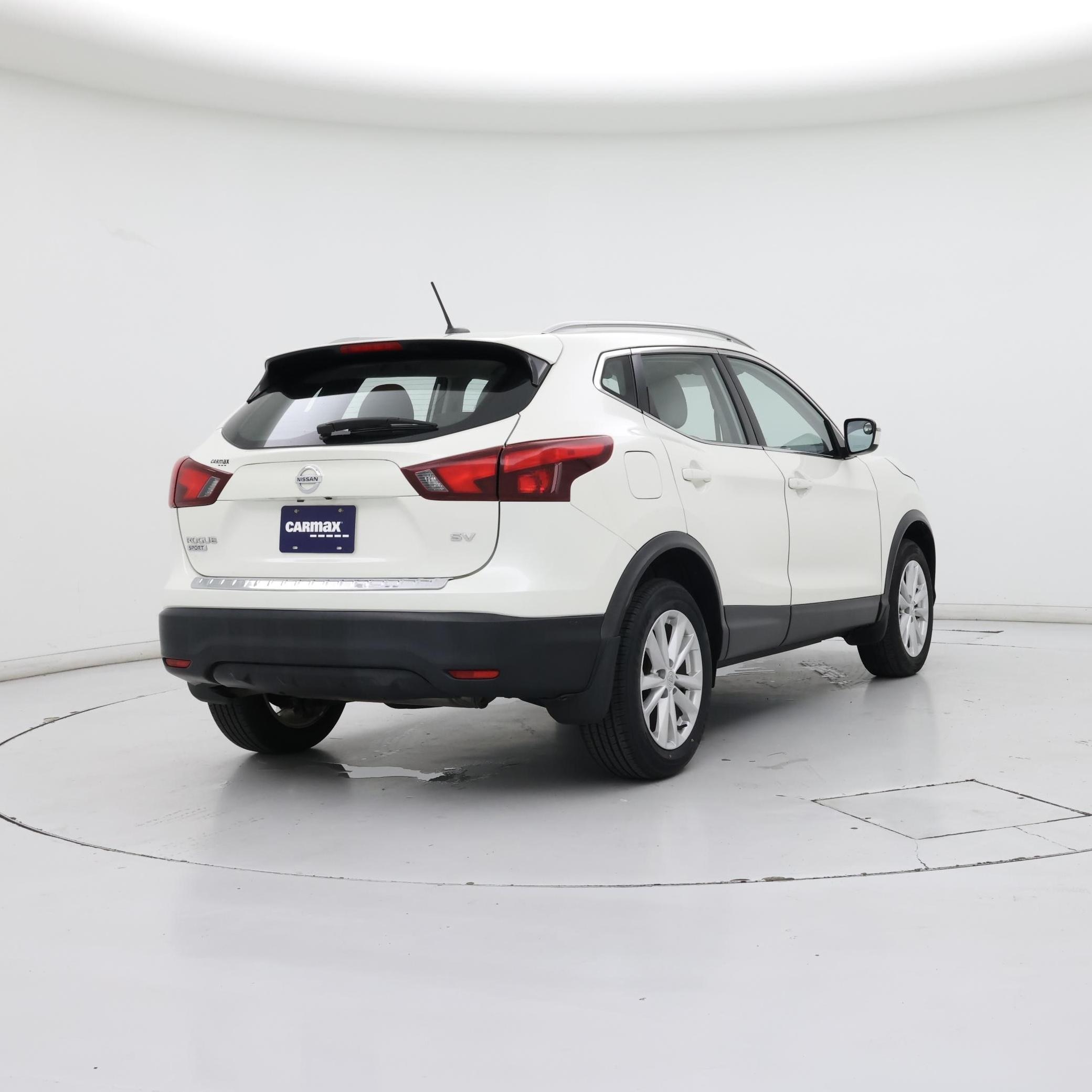 Thumbnail: 2018 Nissan Rogue Sport - 8