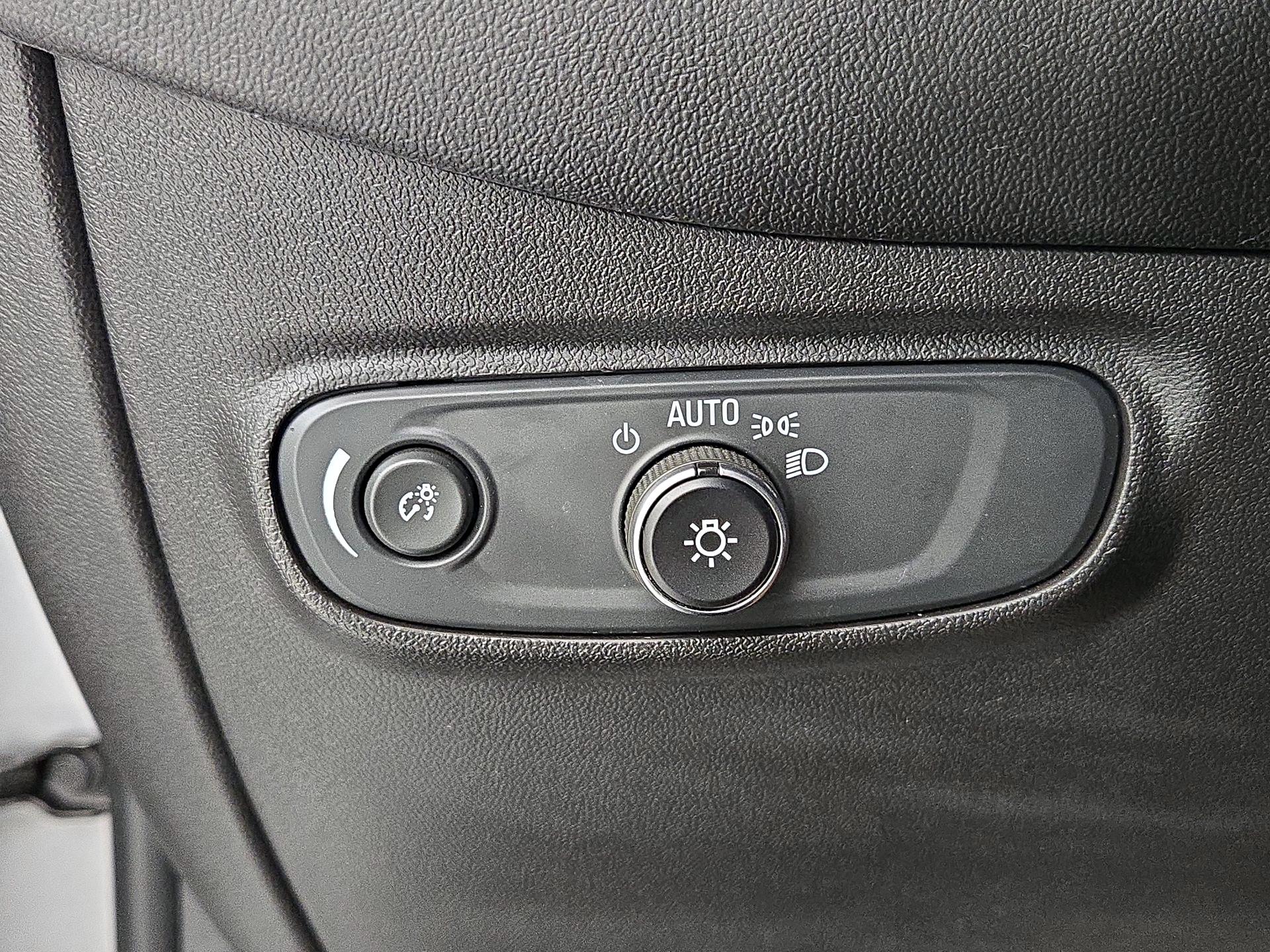 Thumbnail: 2020 Chevrolet Equinox - 13