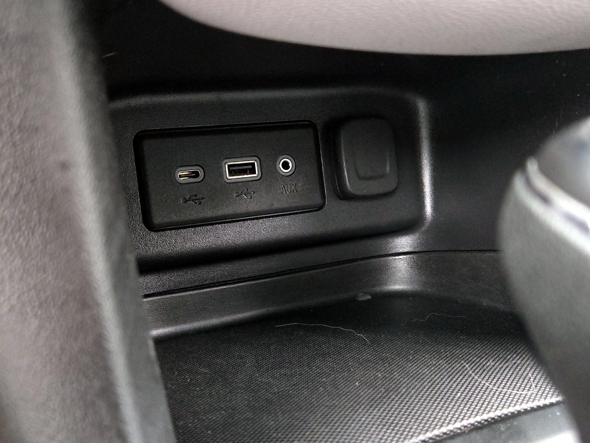 Thumbnail: 2020 Chevrolet Equinox - 18