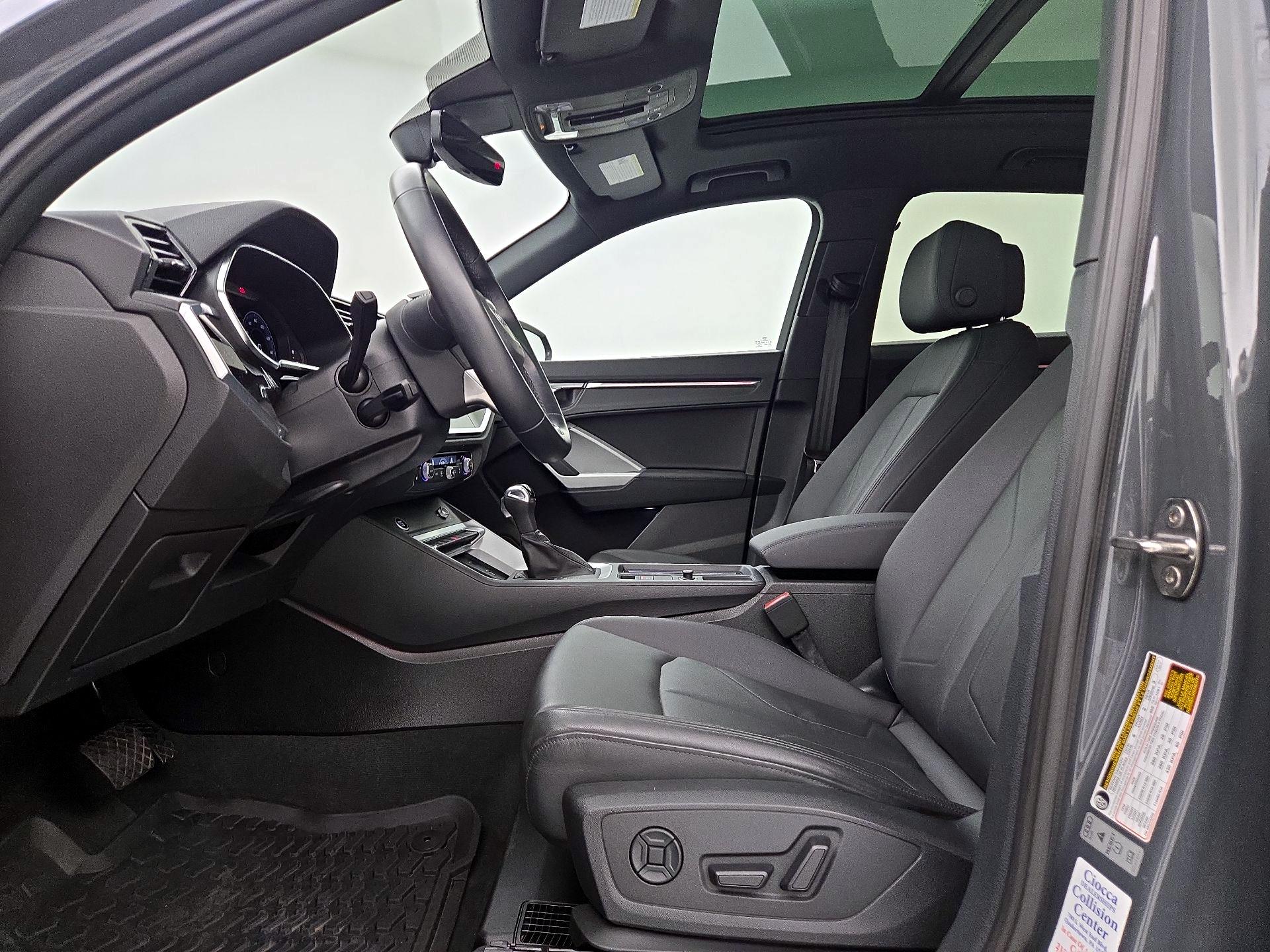 Thumbnail: 2021 Audi Q3 - 11