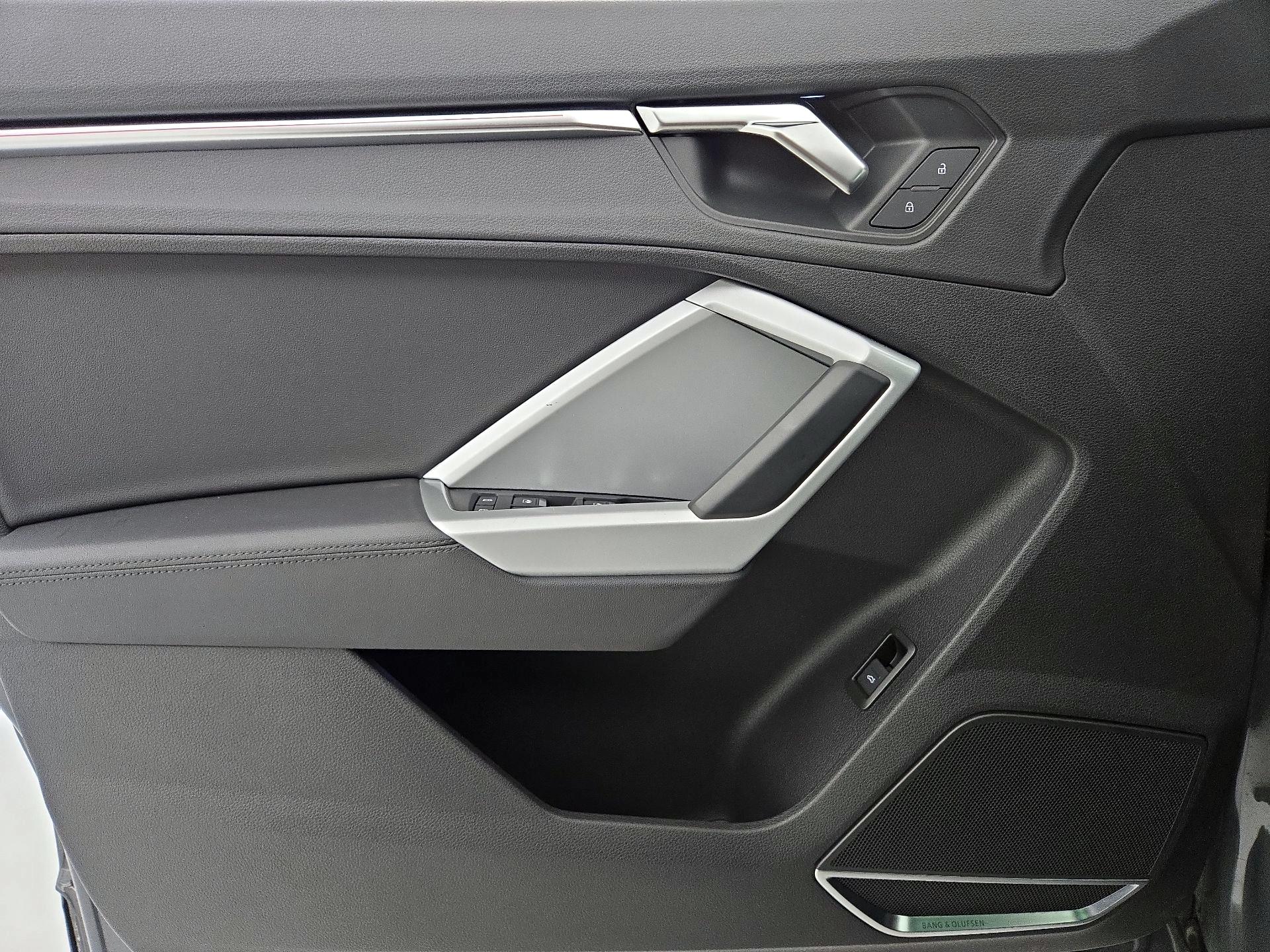 Thumbnail: 2021 Audi Q3 - 12