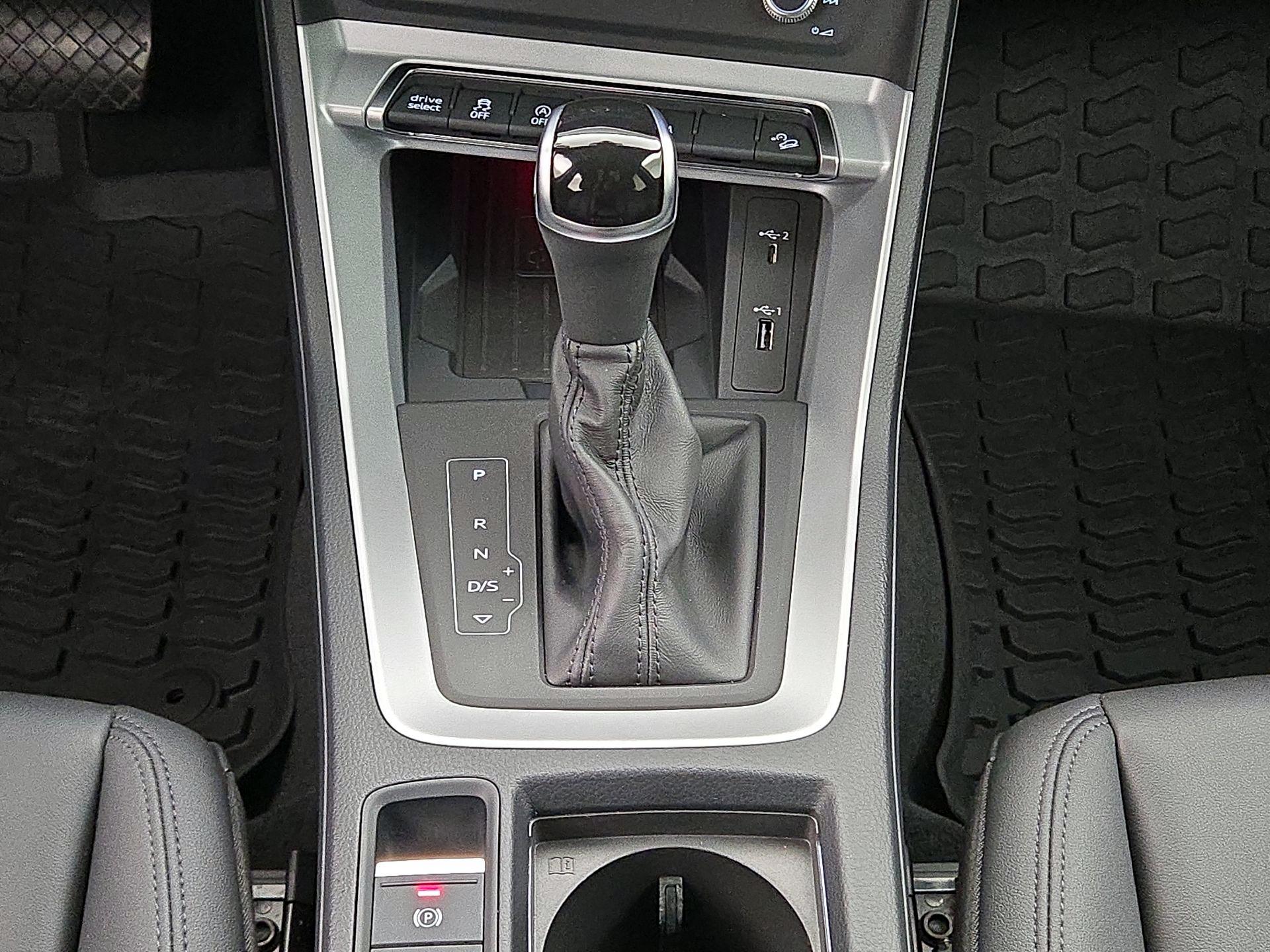 Thumbnail: 2021 Audi Q3 - 17
