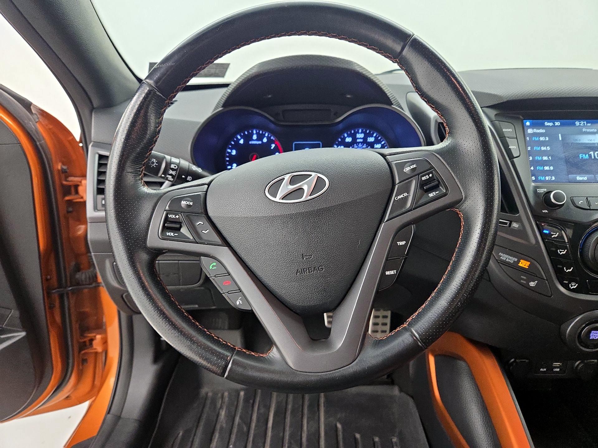 Thumbnail: 2017 Hyundai Veloster - 10
