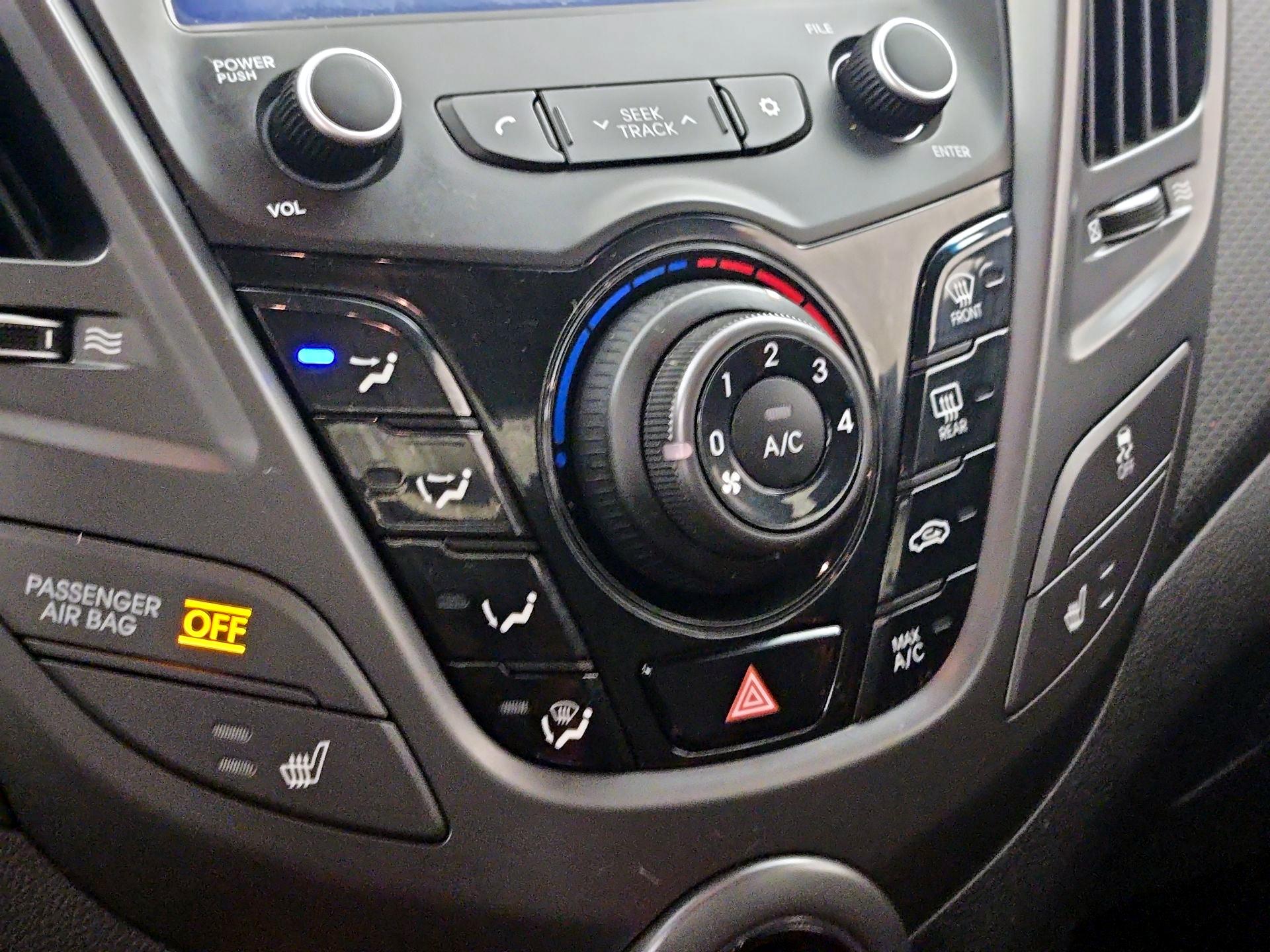 Thumbnail: 2017 Hyundai Veloster - 16
