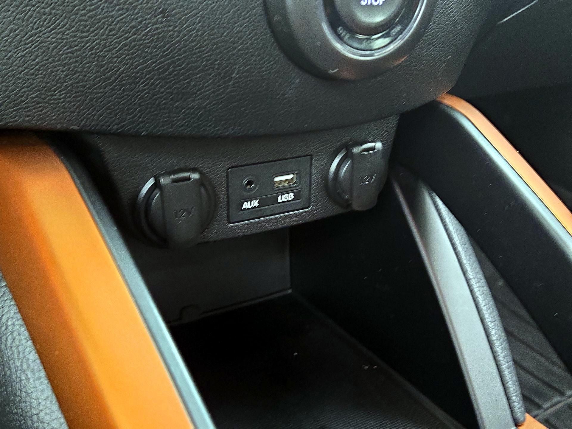 Thumbnail: 2017 Hyundai Veloster - 18
