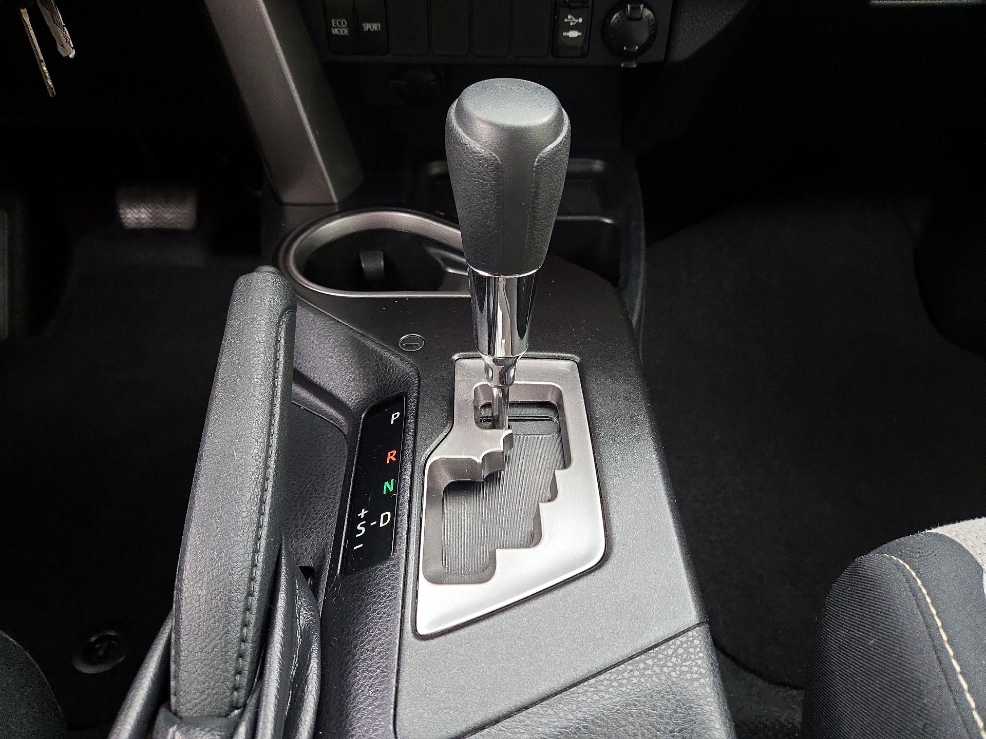 Thumbnail: 2016 Toyota RAV4 - 18