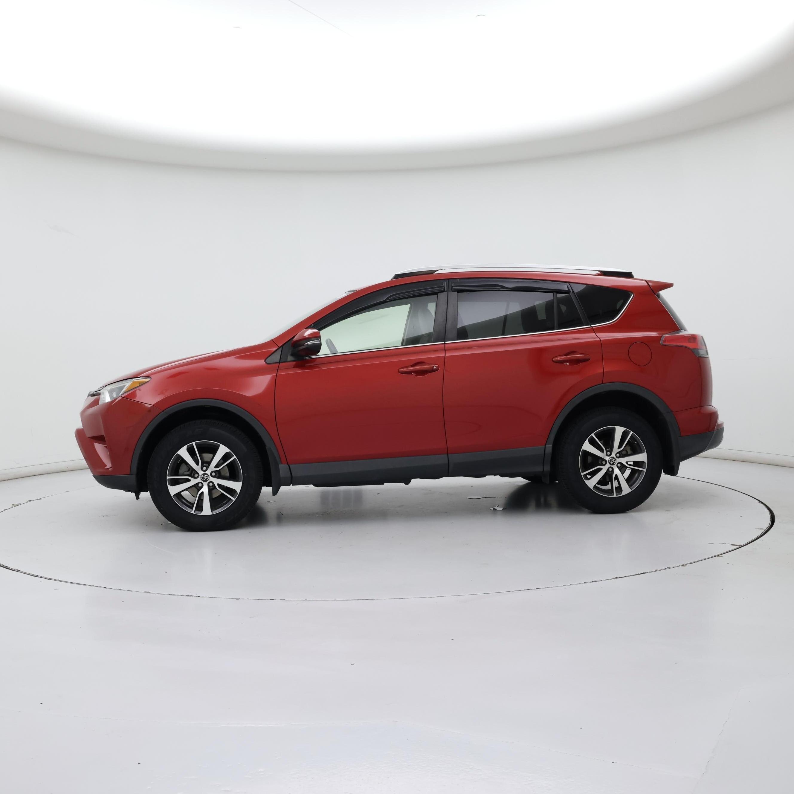 Thumbnail: 2016 Toyota RAV4 - 3