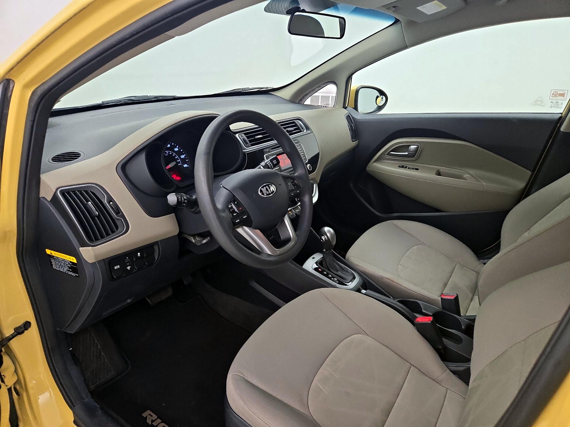 Thumbnail: 2016 Kia Rio - 11