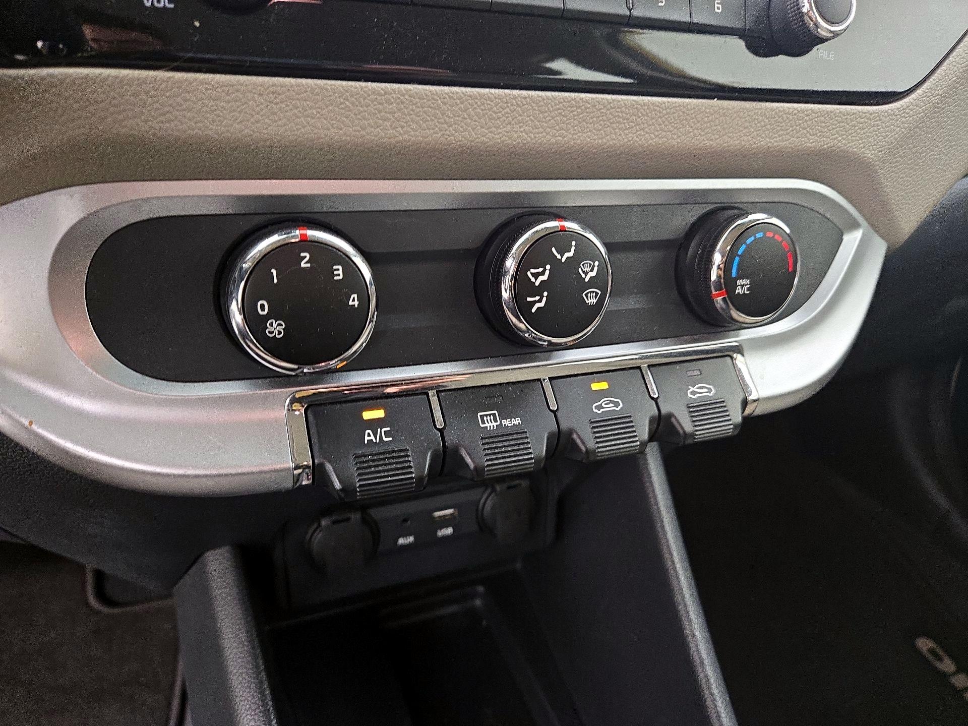 Thumbnail: 2016 Kia Rio - 15