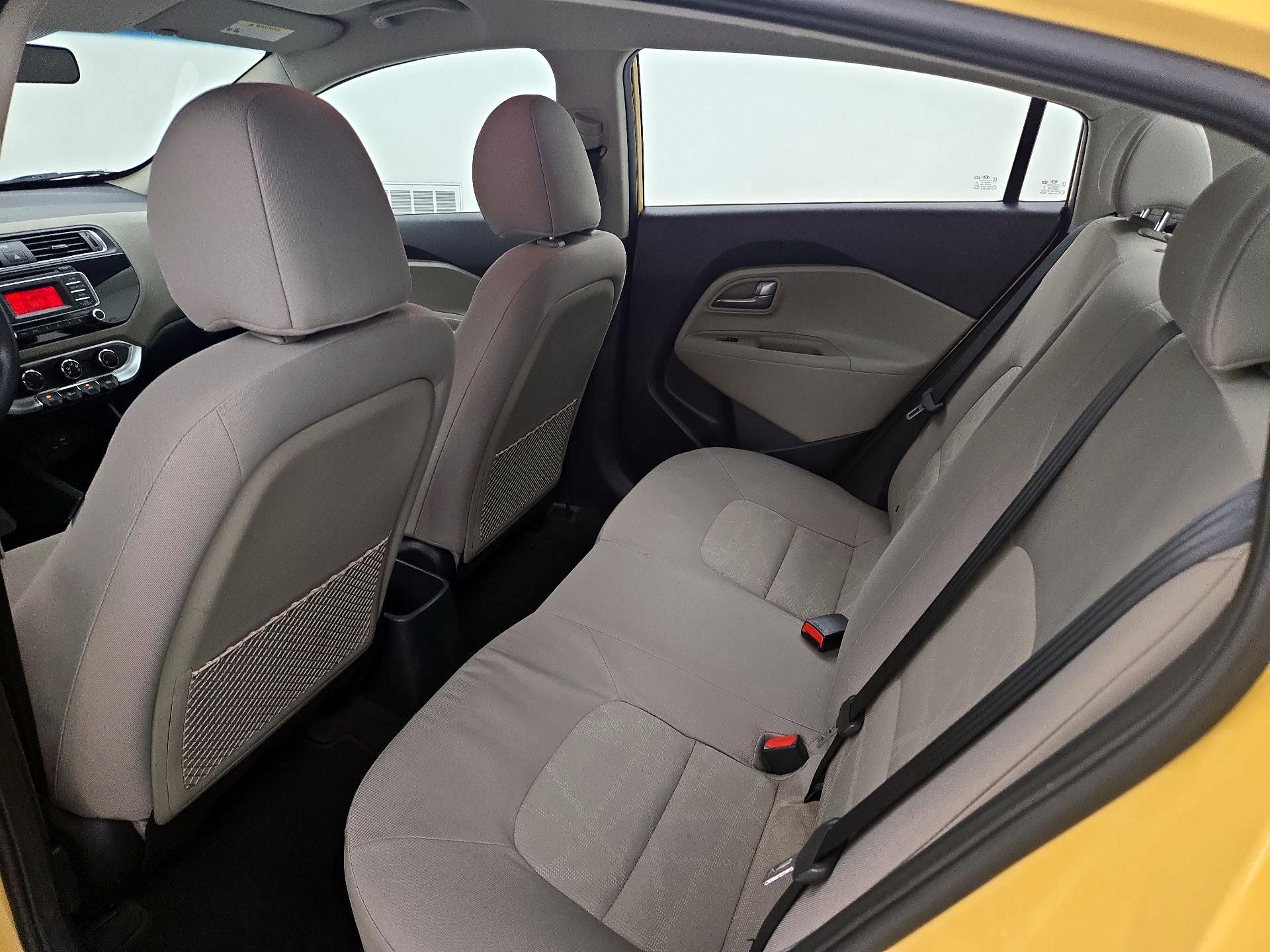 Thumbnail: 2016 Kia Rio - 18