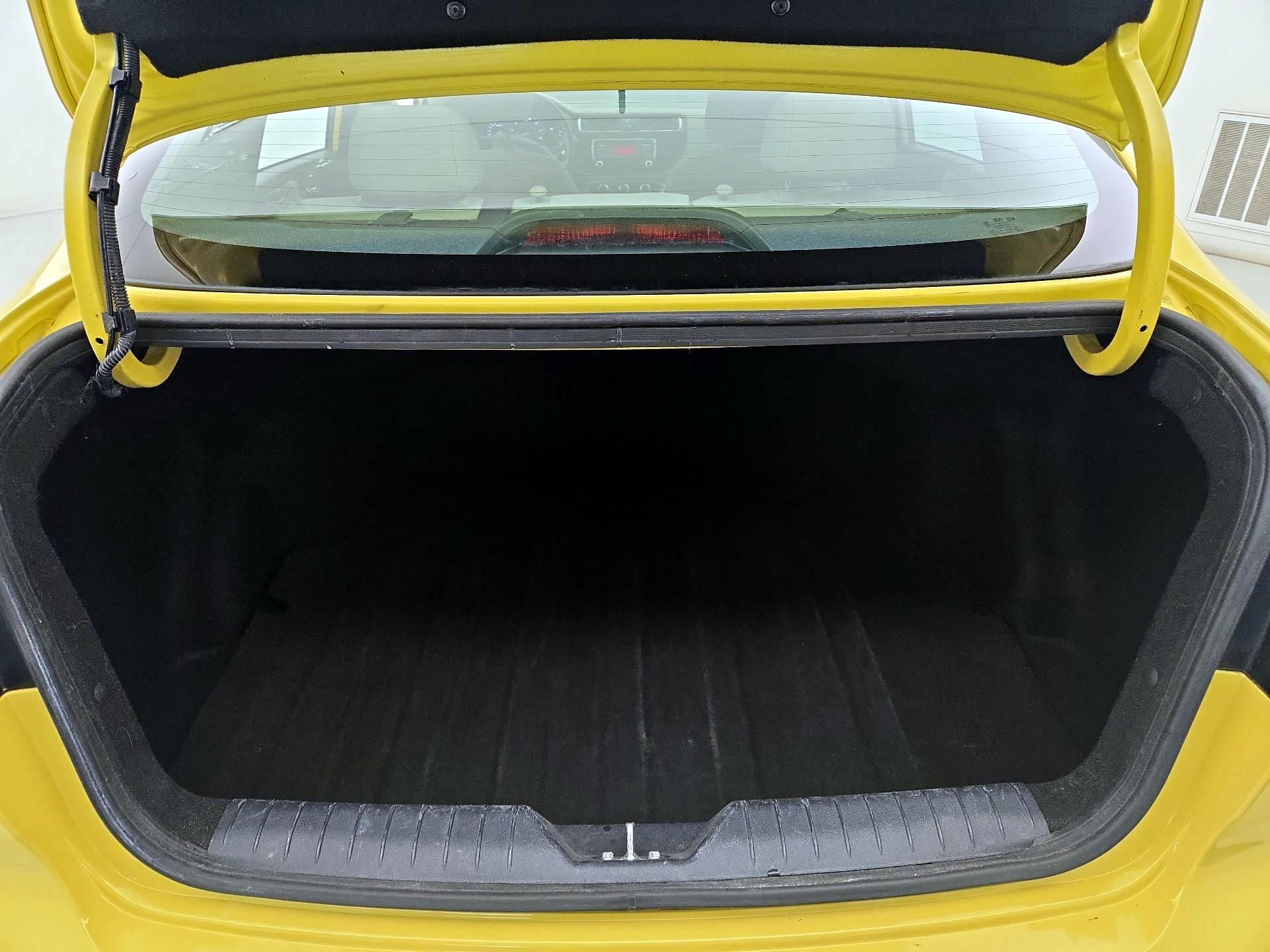 Thumbnail: 2016 Kia Rio - 19