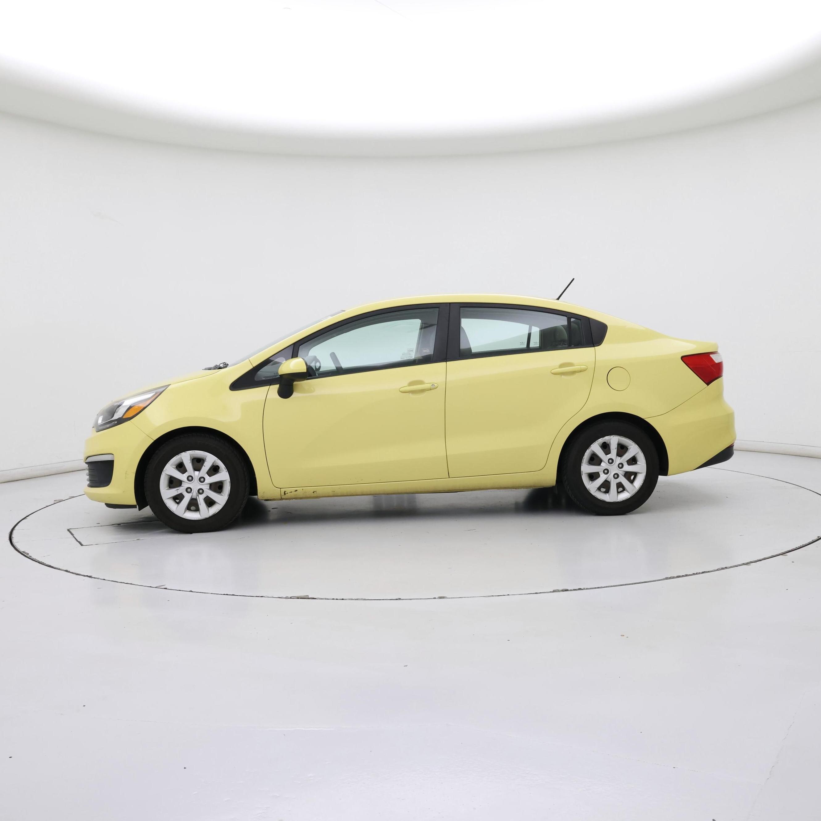 Thumbnail: 2016 Kia Rio - 3