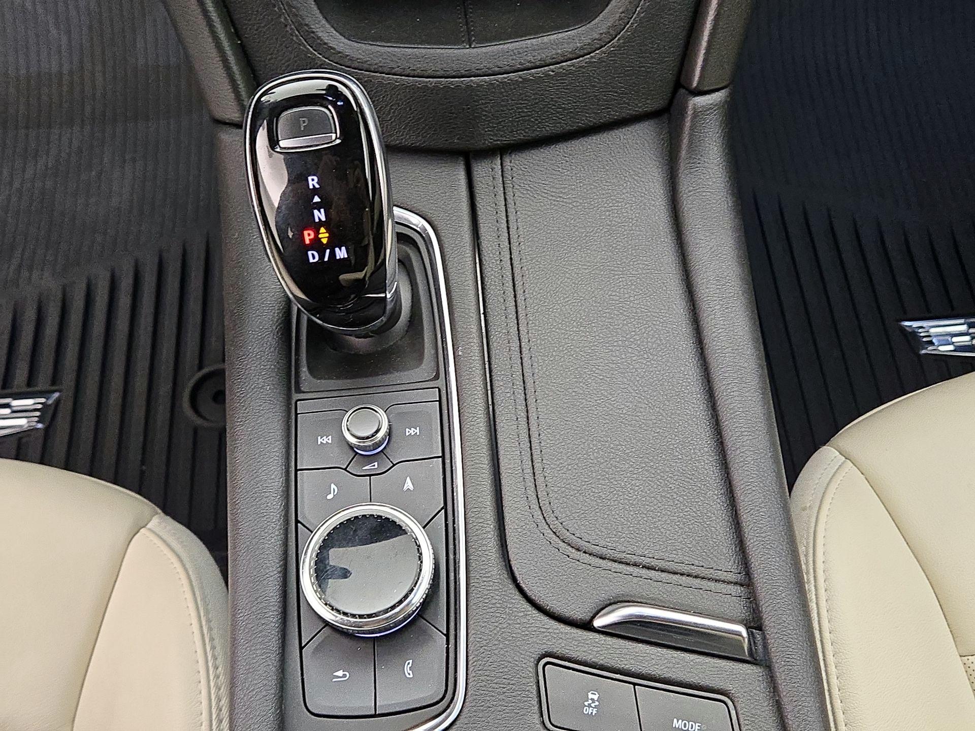 Thumbnail: 2020 Cadillac XT6 - 17